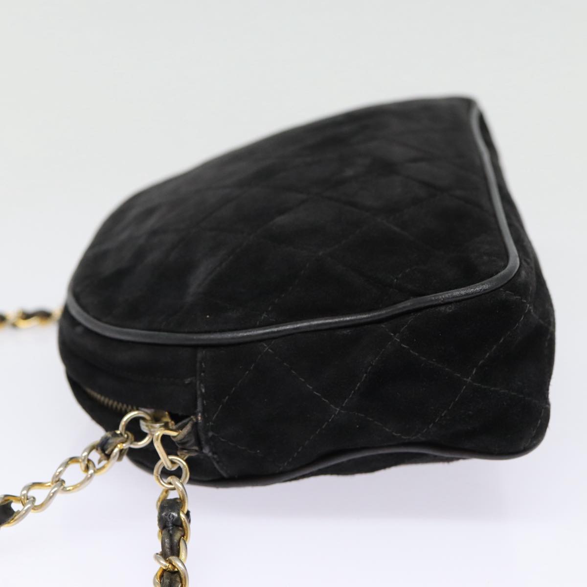 Top Quality Chanel Matelasse Chain Shoulder Bag Suede Black Gold CC Auth bs17434