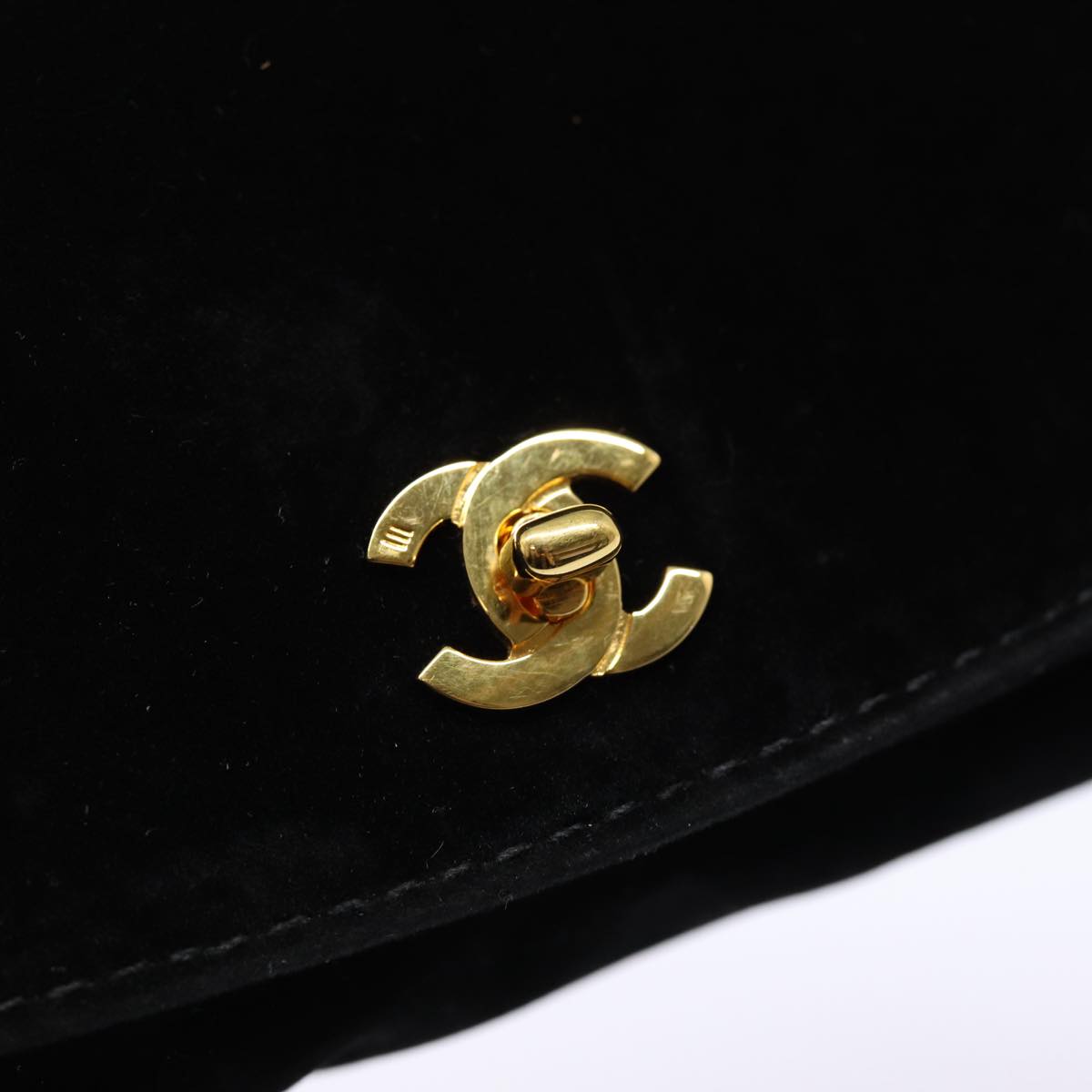 Top Quality Chanel Cosmetic Case Cosmetic Pouch Velor Black Gold CC Auth bs17507