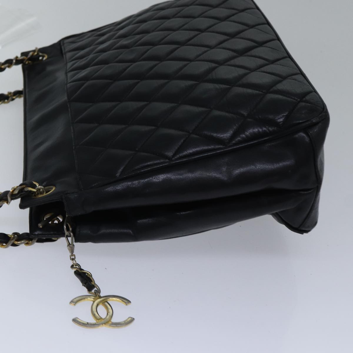 Top Quality Chanel Matelasse Chain Shoulder Bag Lamb Skin Black Gold CC Auth bs17535