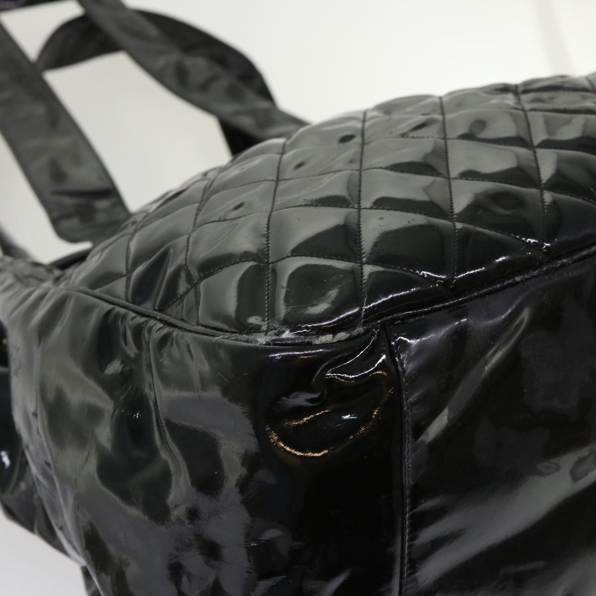 CHANEL Shoulder Bag Patent leather Black CC Auth bs6675