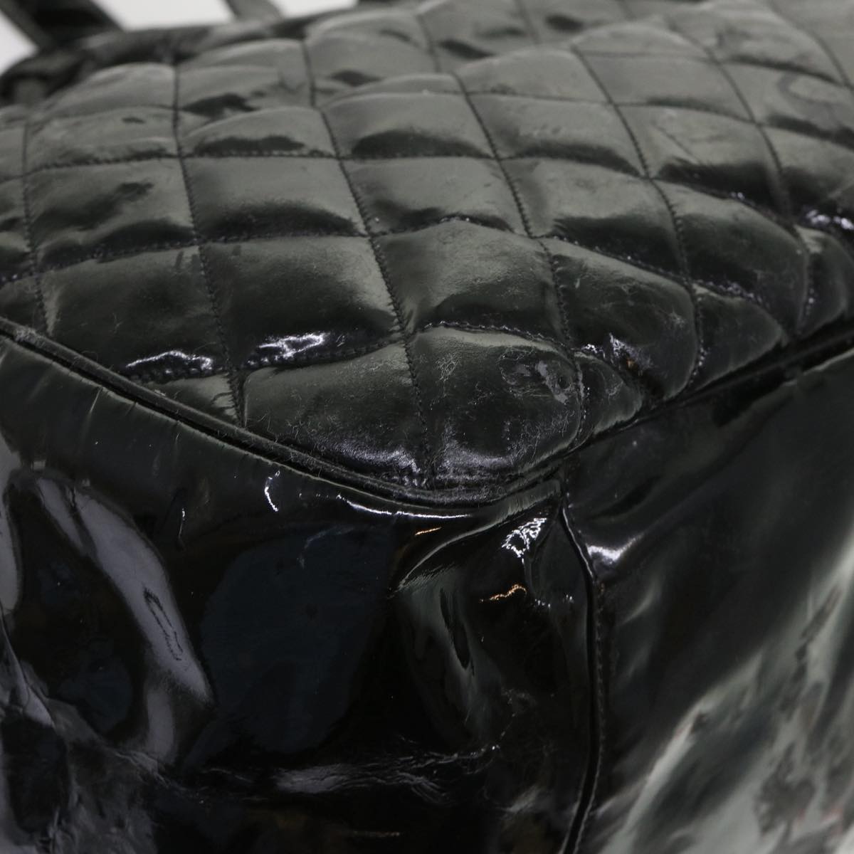 CHANEL Shoulder Bag Patent leather Black CC Auth bs6675