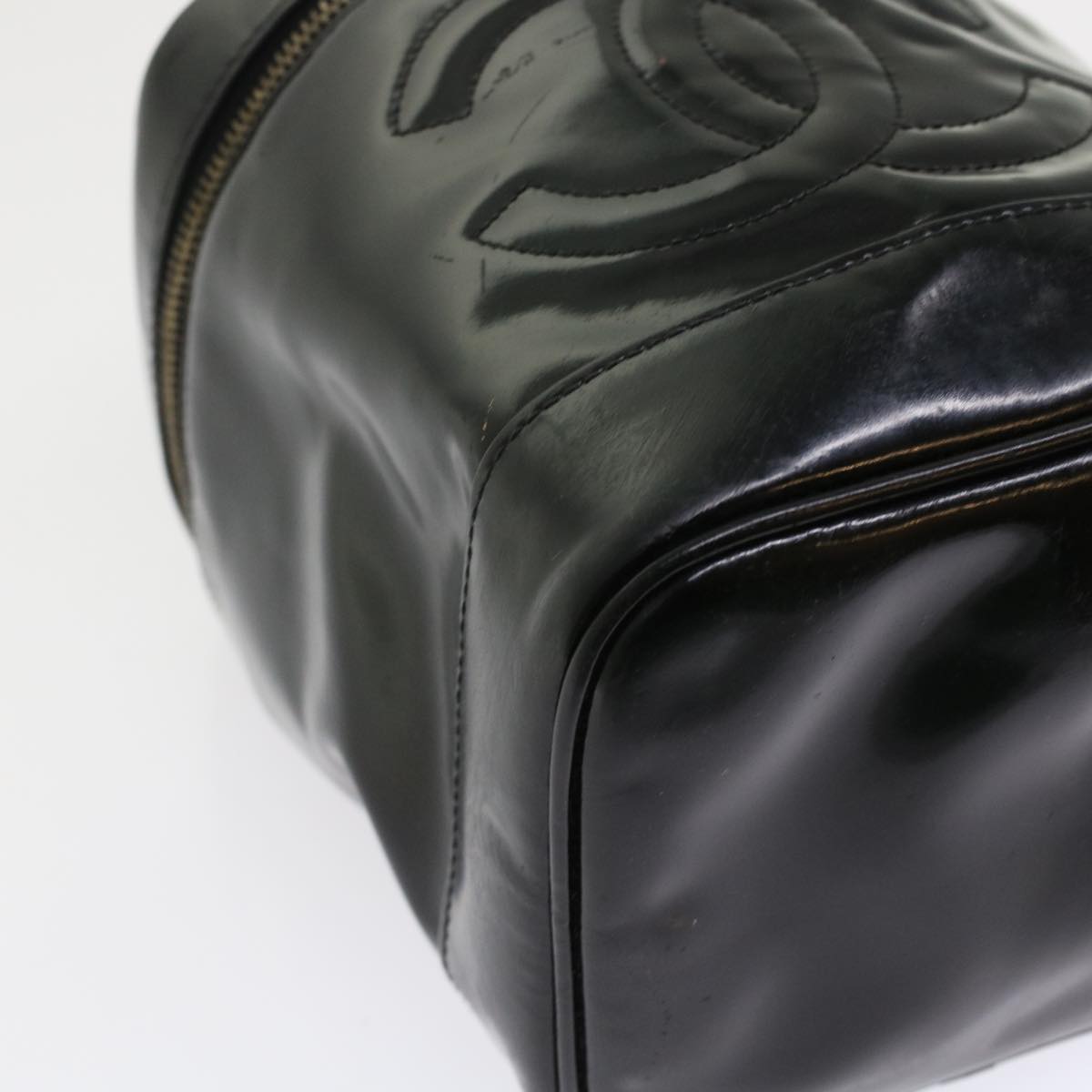 CHANEL Vanity Cosmetic Pouch Patent leather Black CC Auth bs6857