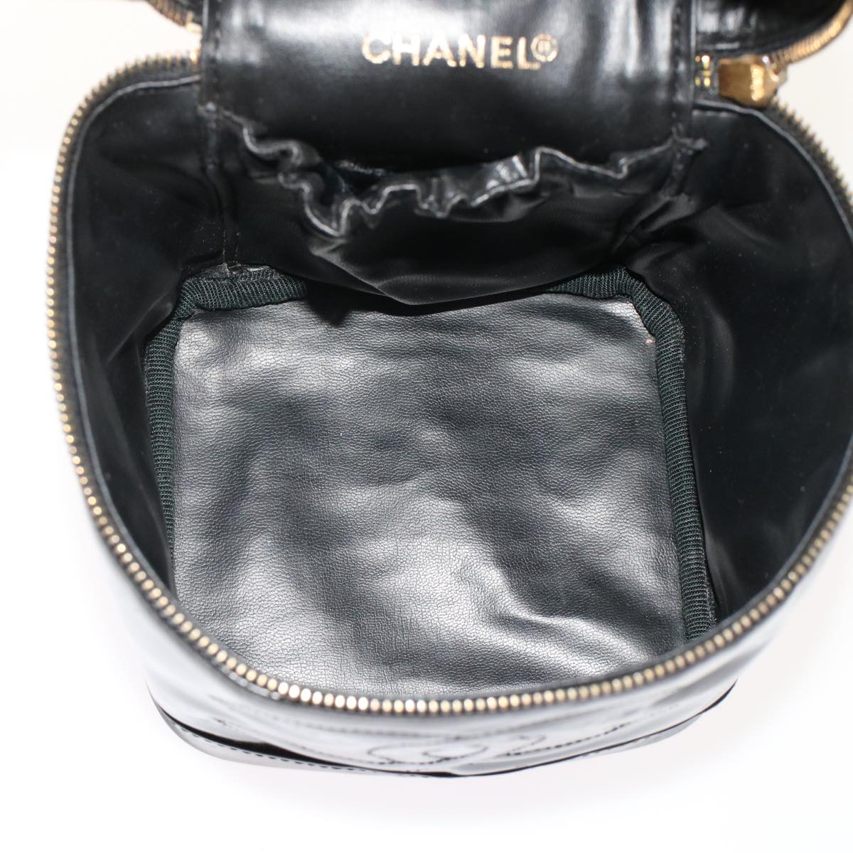 CHANEL Vanity Cosmetic Pouch Patent leather Black CC Auth bs6857