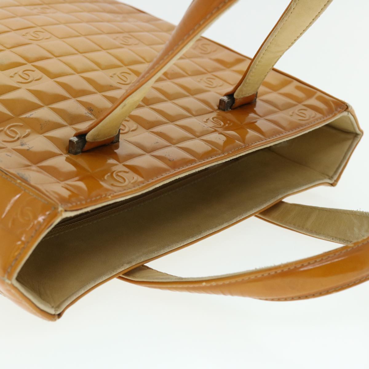 Top Quality Chanel Hand Bag Patent leather Yellow CC Auth bs7609