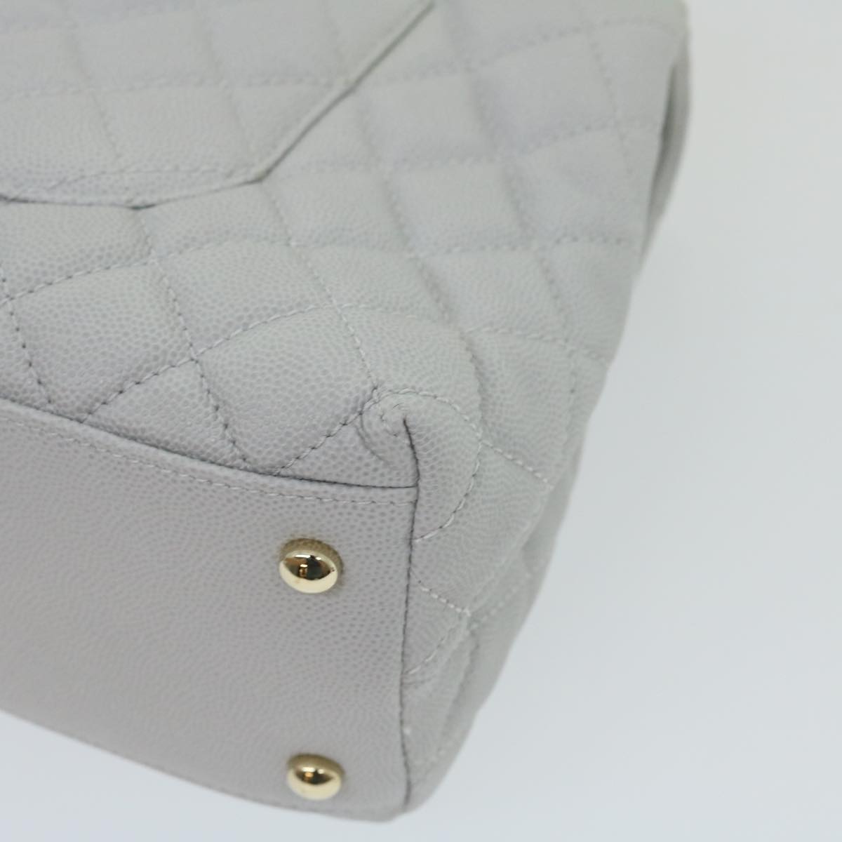 Top Quality Chanel Matelasse Chain Shoulder Hand Bag Caviar Skin 2way White CC Auth bs910A