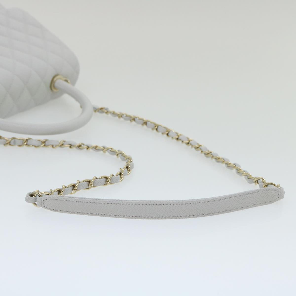 Top Quality Chanel Matelasse Chain Shoulder Hand Bag Caviar Skin 2way White CC Auth bs910A