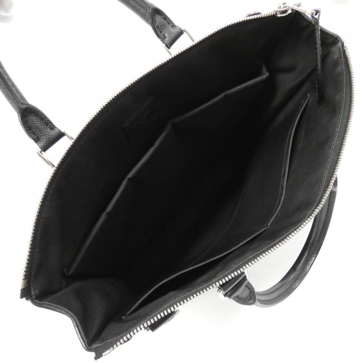 Louis Vuitton Taiga Vertical Tote M30811 Bag