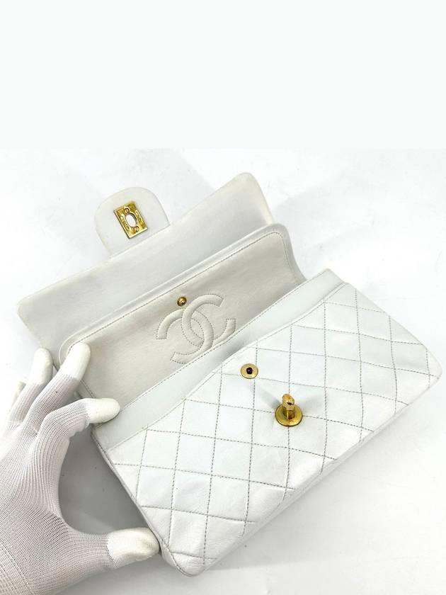Lambskin classic medium shoulder bag Chanel