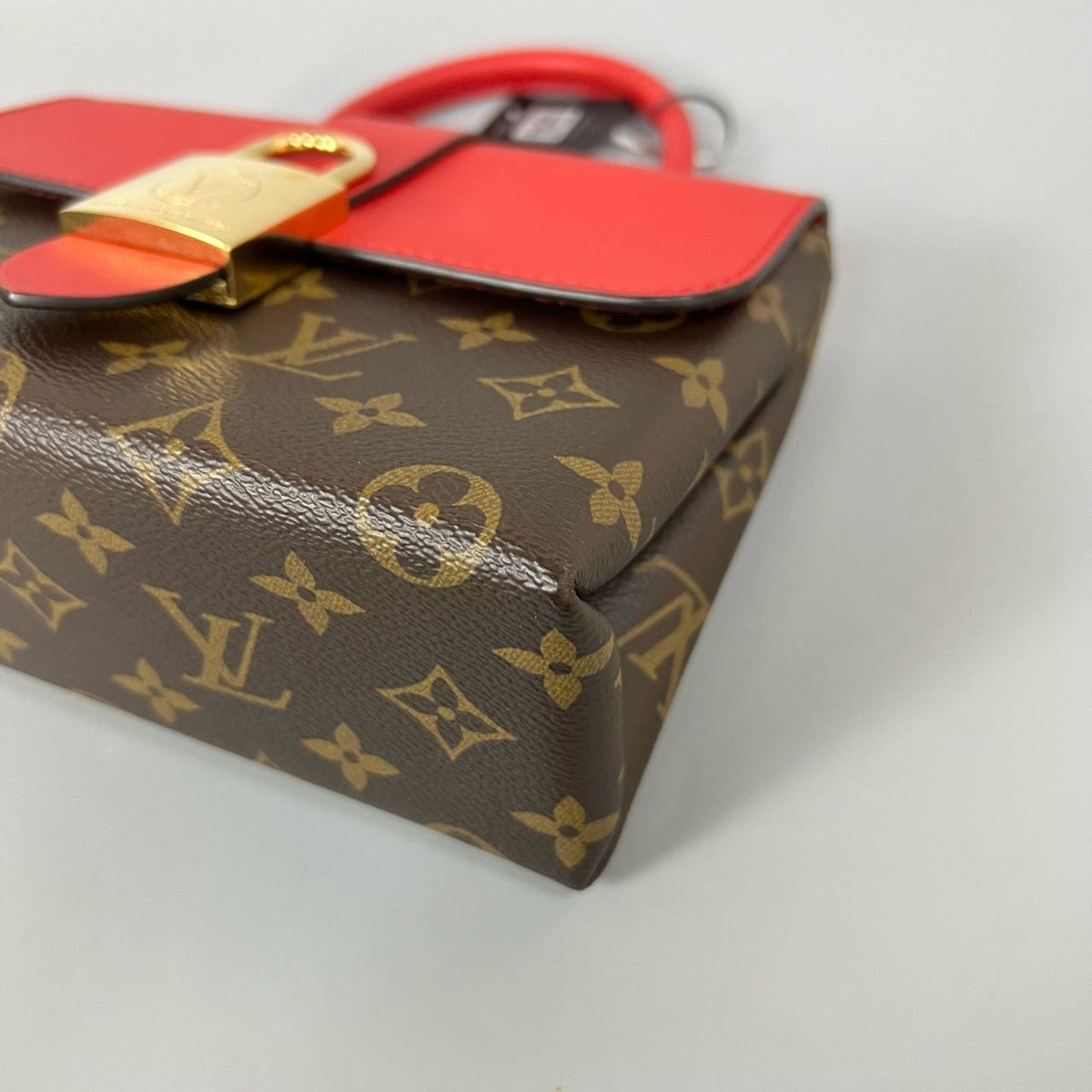 Preloved Louis Vuitton Lock me BB Bag -XJ10738