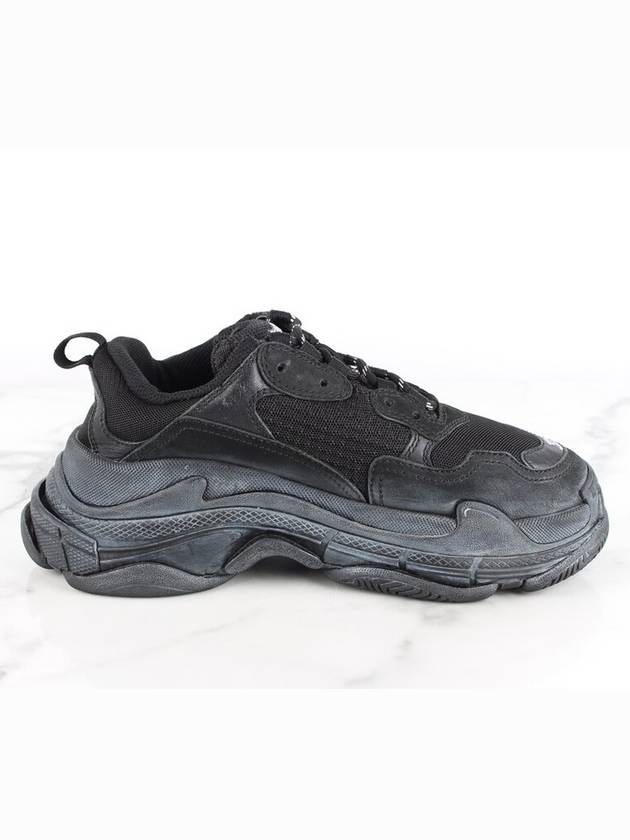 Luxury Balenciaga  Triple S dirty black sneakers 37 240