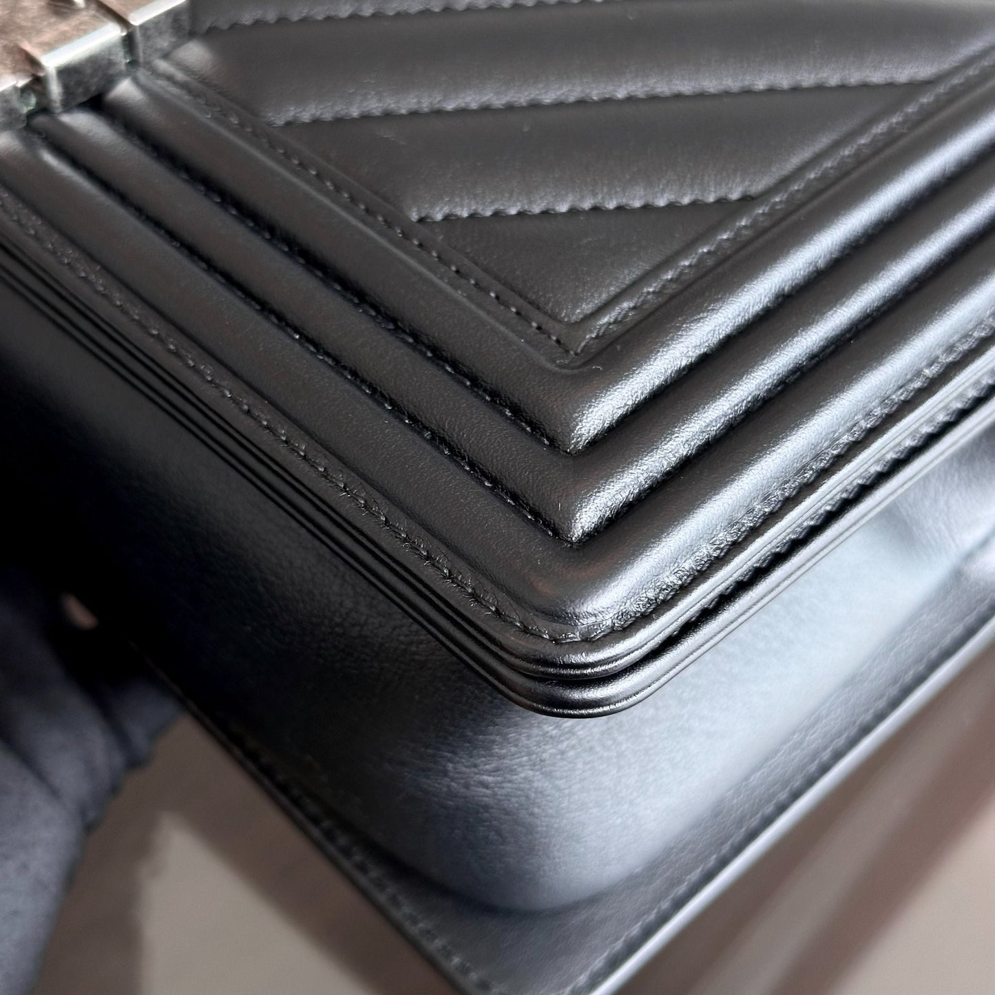 *Calfskin* Boy Old Medium 25CM Chevron Calfskin Leboy Black RSHW No 20