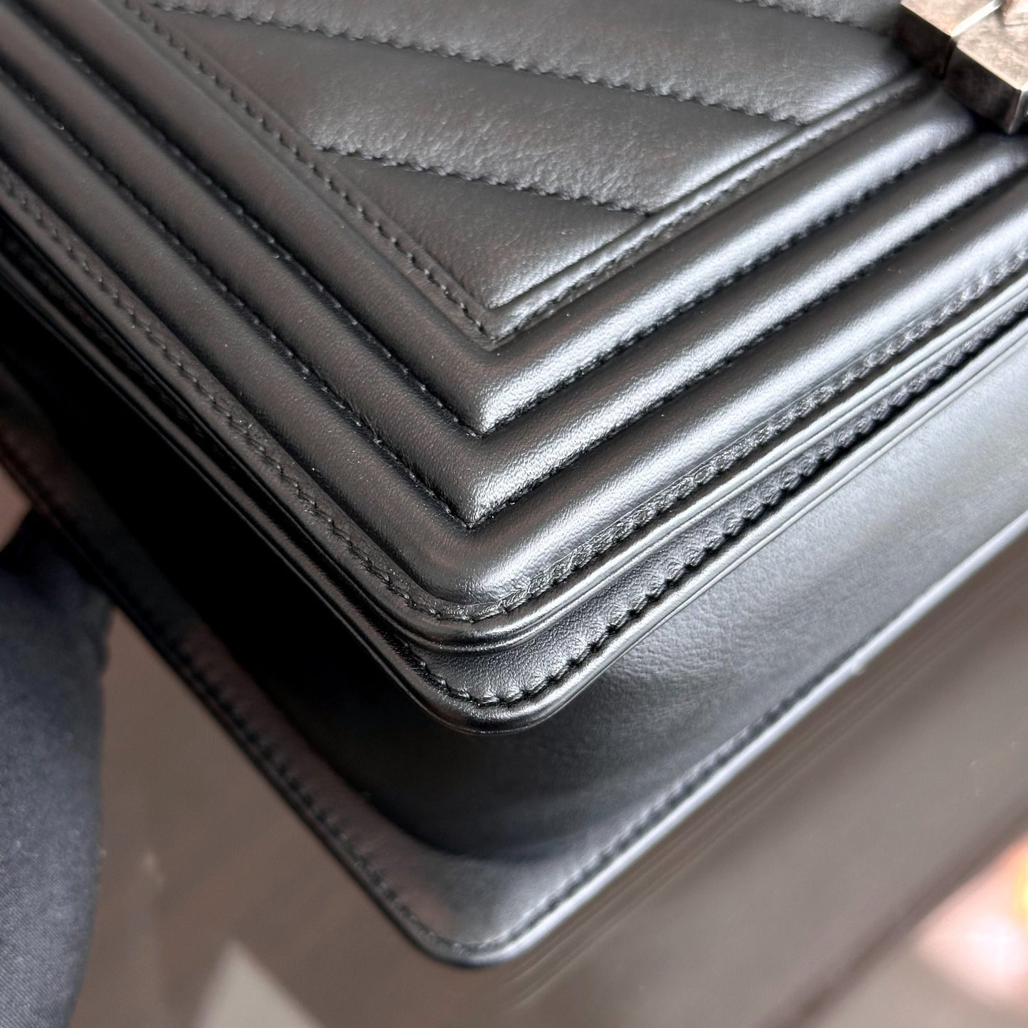 *Calfskin* Boy Old Medium 25CM Chevron Calfskin Leboy Black RSHW No 20