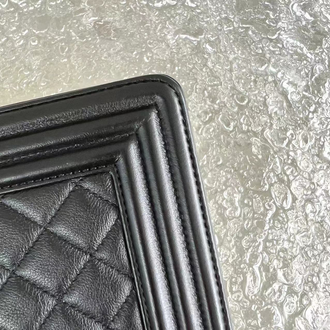 *Calfskin* Boy Old Medium 25CM Quilted Calfskin Black Leboy Golden Hardware Series 20