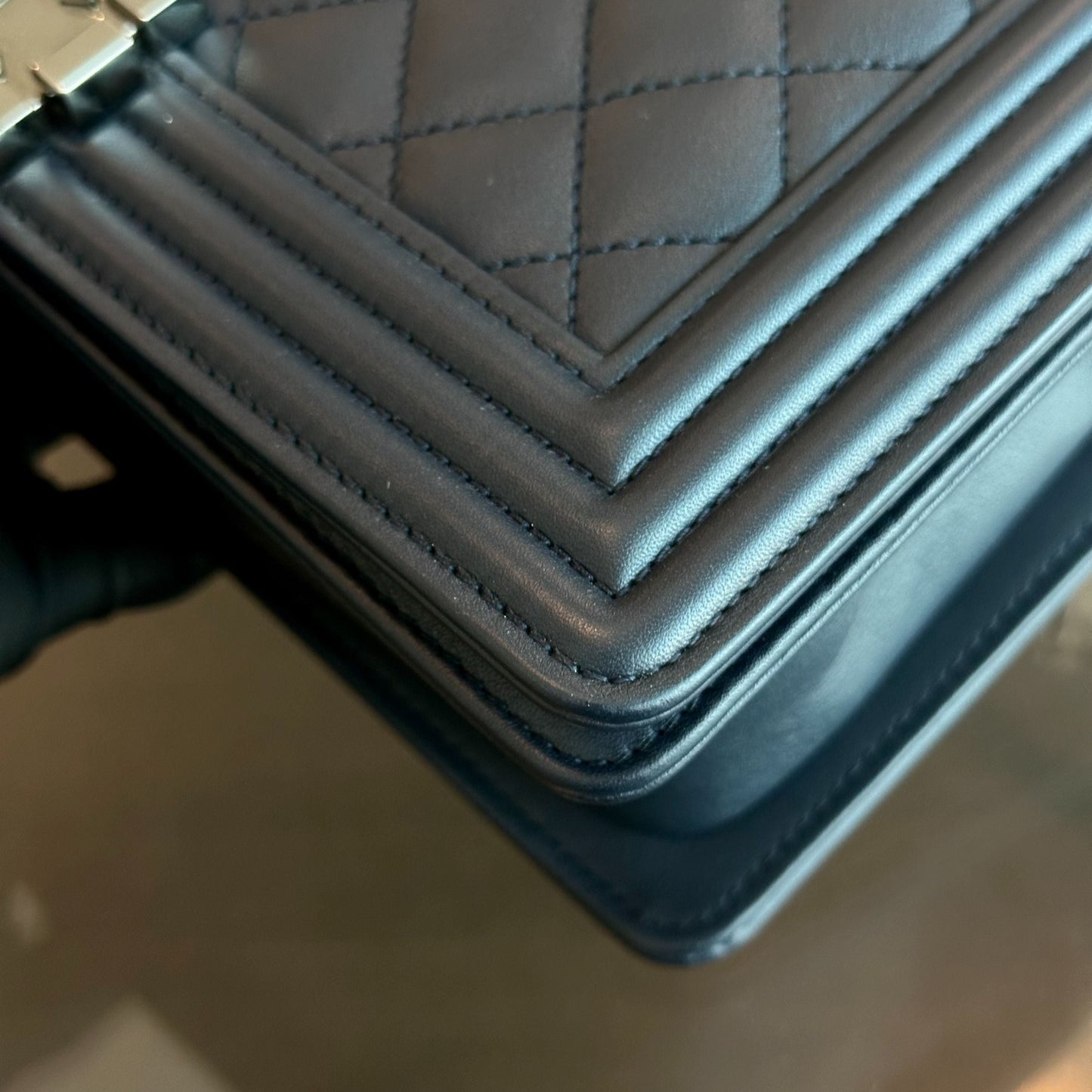 *Calfskin* Boy Old Medium 25CM Quilted Smooth Calfskin Leboy Dark Blue SHW No 20