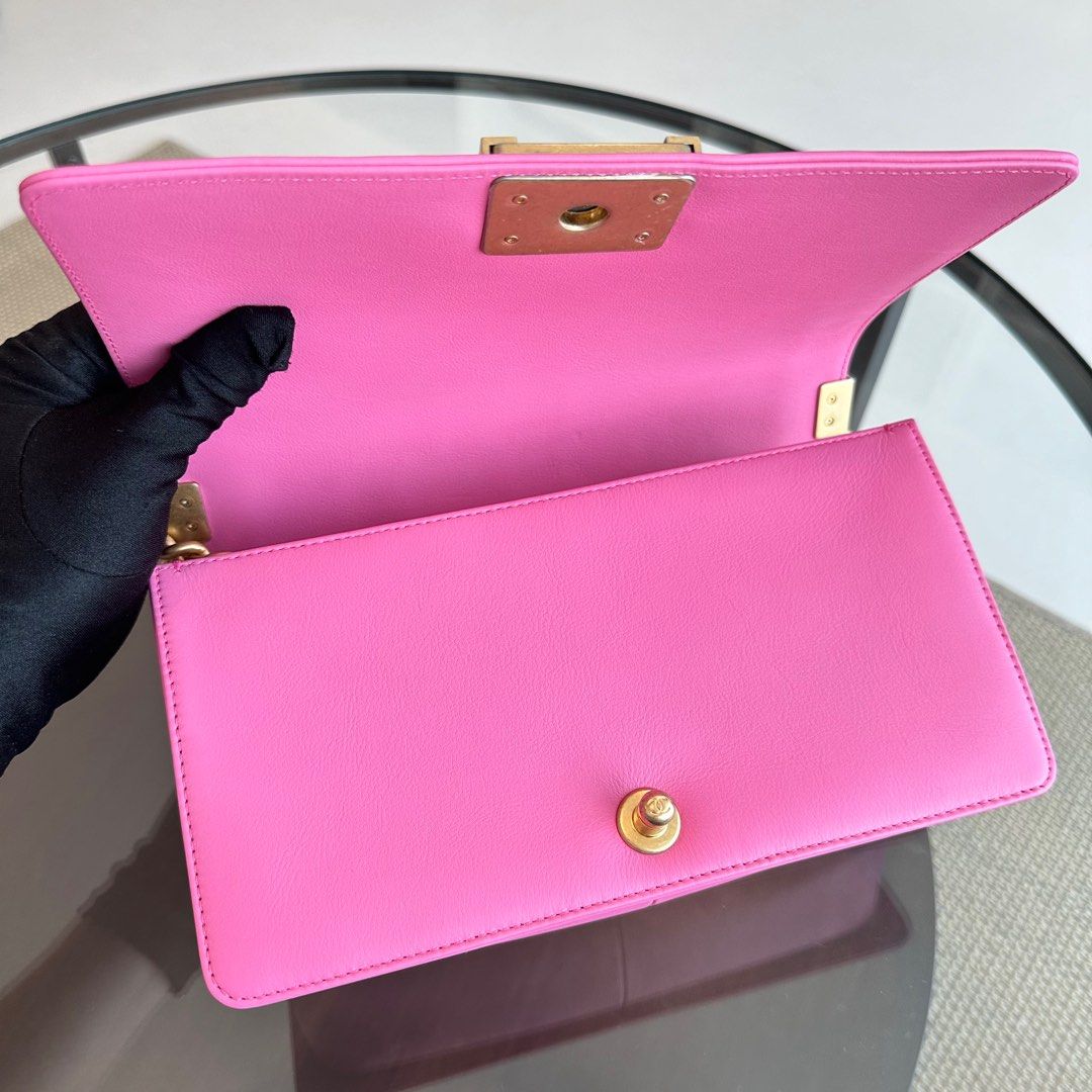 *Calfskin* Boy Old Medium Quilted Smooth Calfskin Pink AGHW No 26