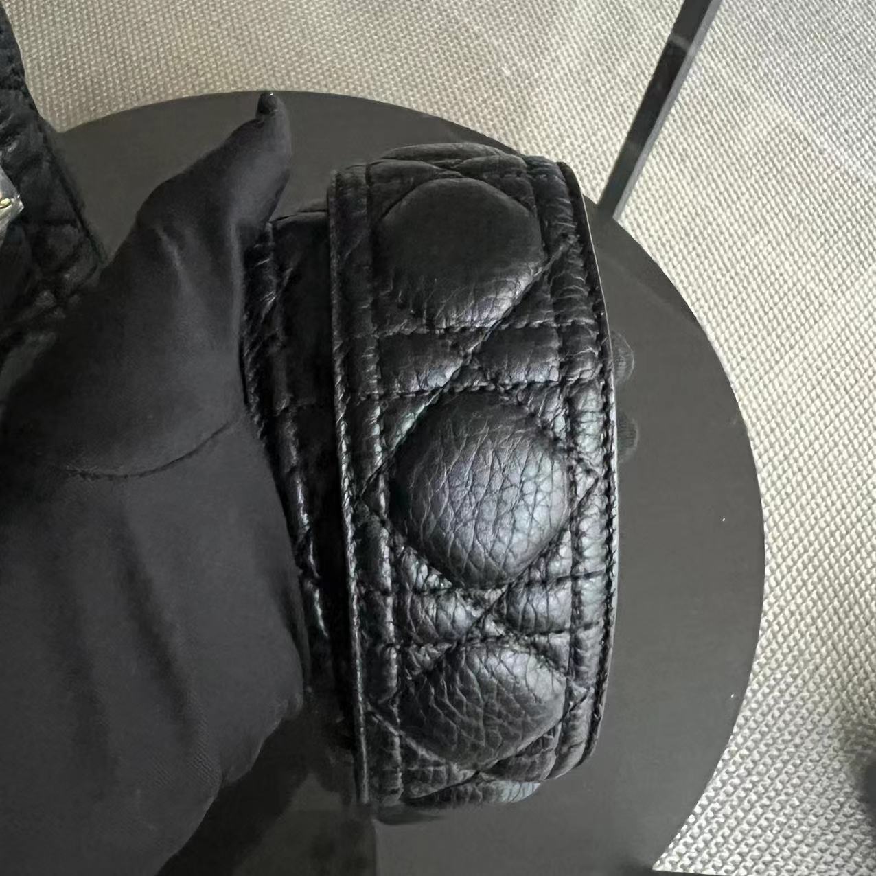 *Calfskin, Flap Version* Lady Medium Cannage Grained Calfskin Black Golden Hardware