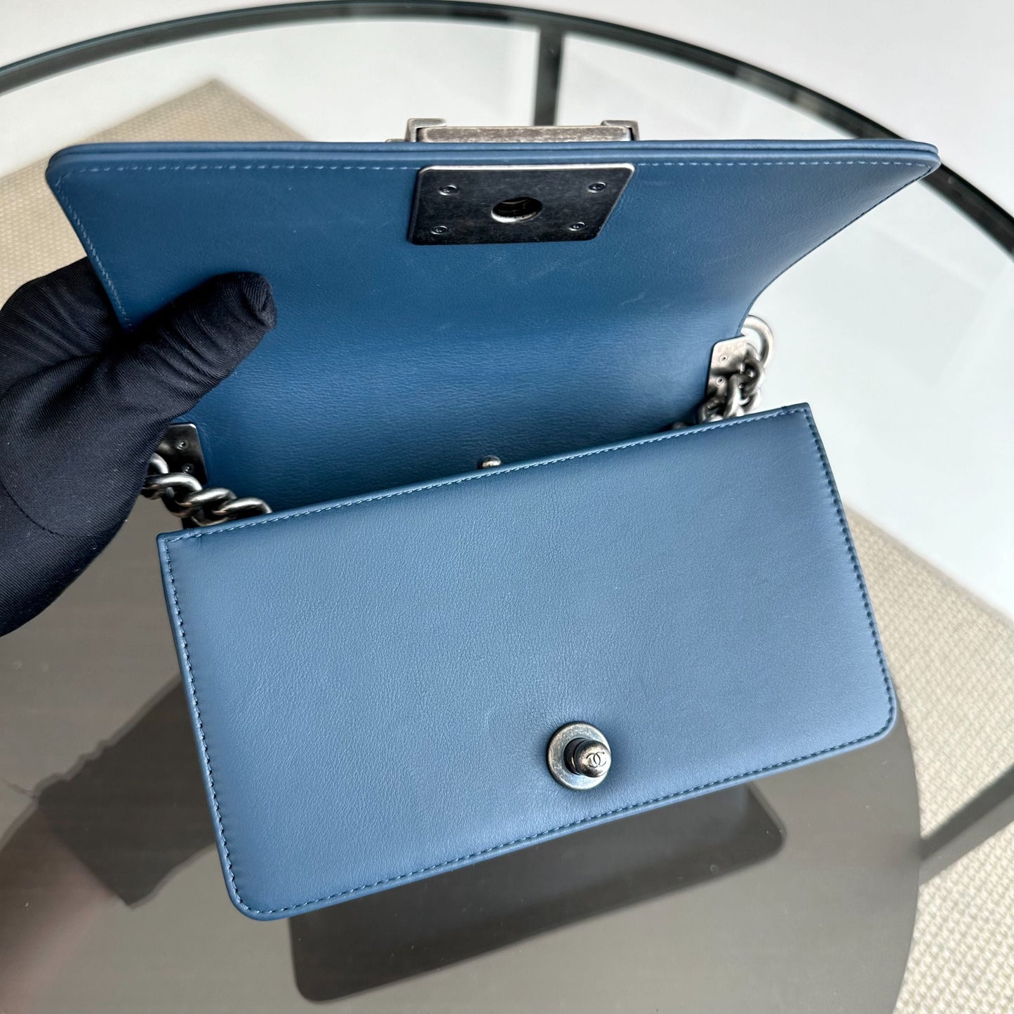 *Calfskin, Like New* Boy Small 20CM Quilted Leboy Calfskin Dark Blue No 26