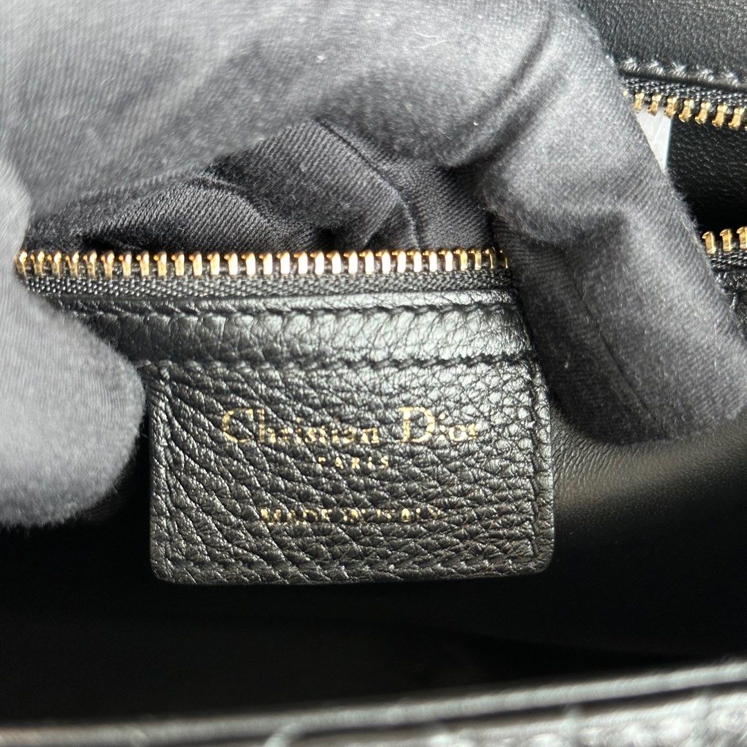 Caro Medium 25CMCannage Calfskin Black GHW