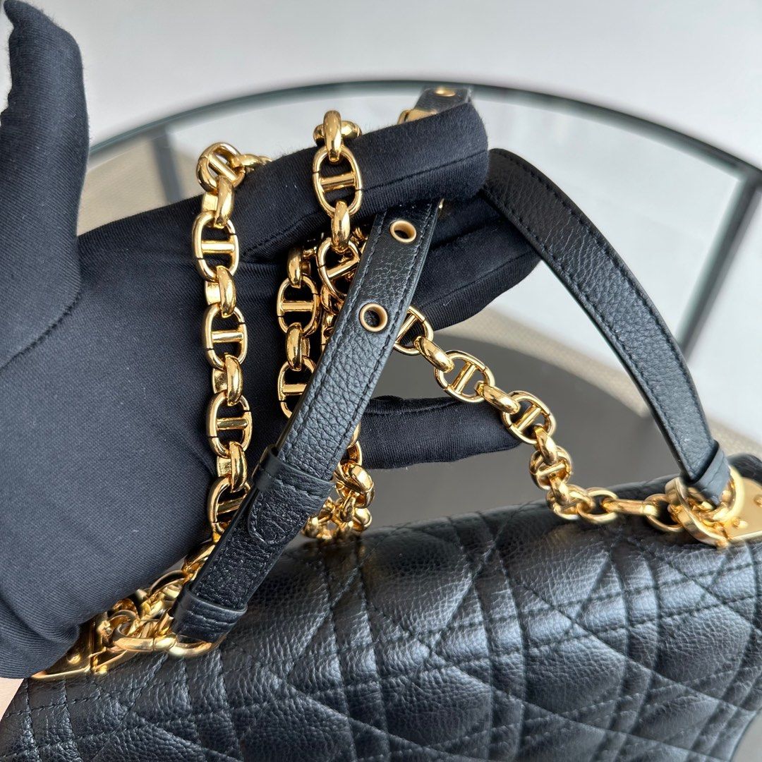 Caro Medium 25CMCannage Calfskin Black GHW