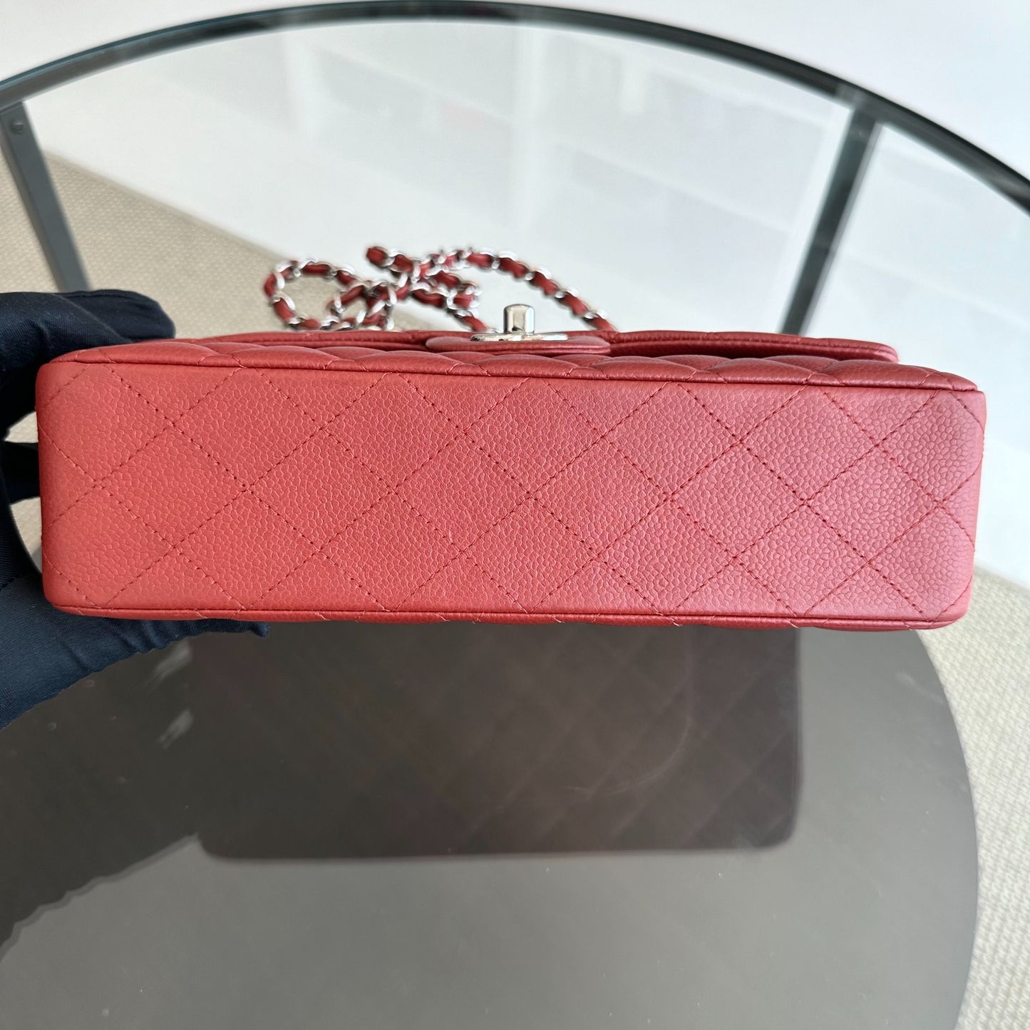 *Caviar* Caviar Medium 25CM Quilted Red SHW No 14