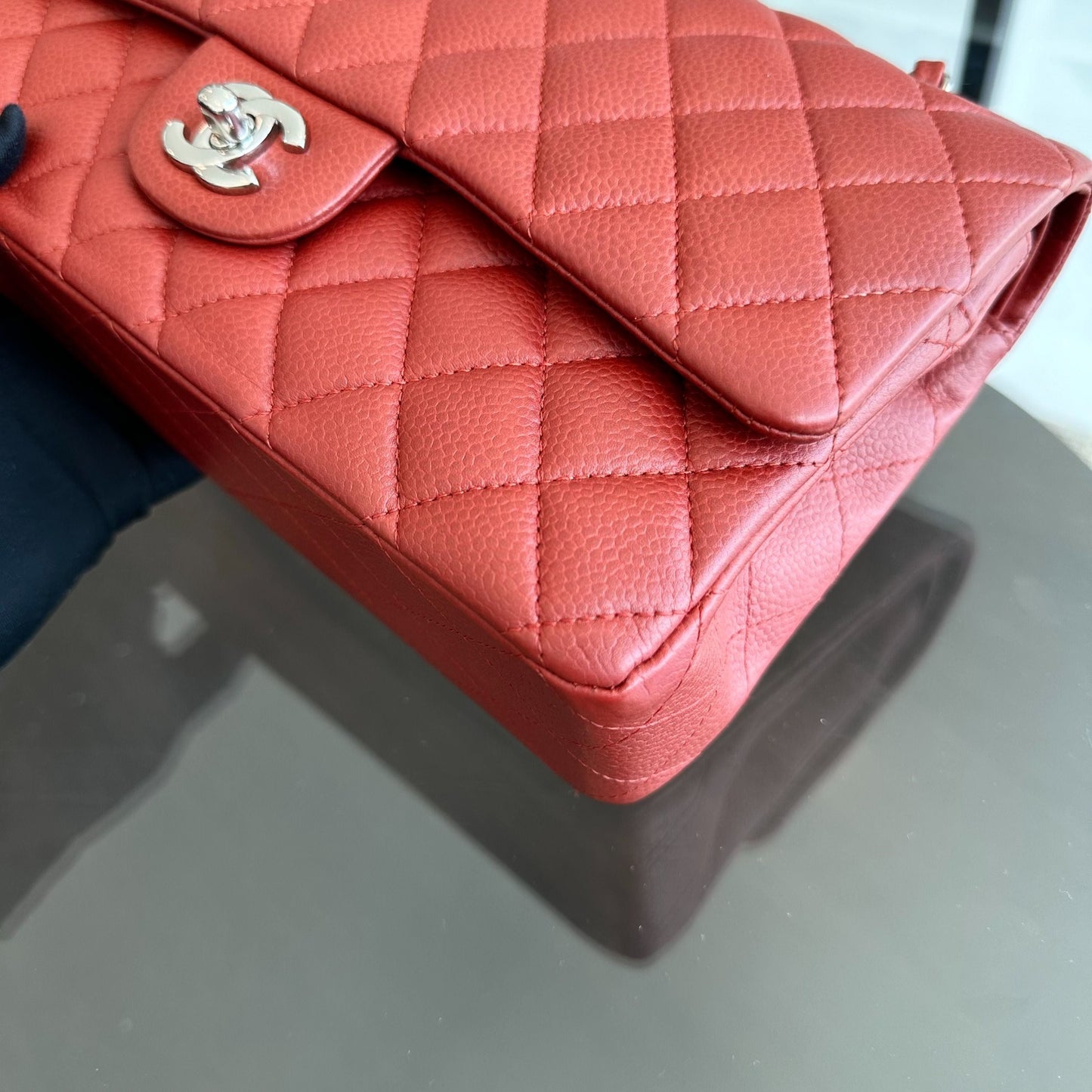 *Caviar* Caviar Medium 25CM Quilted Red SHW No 14