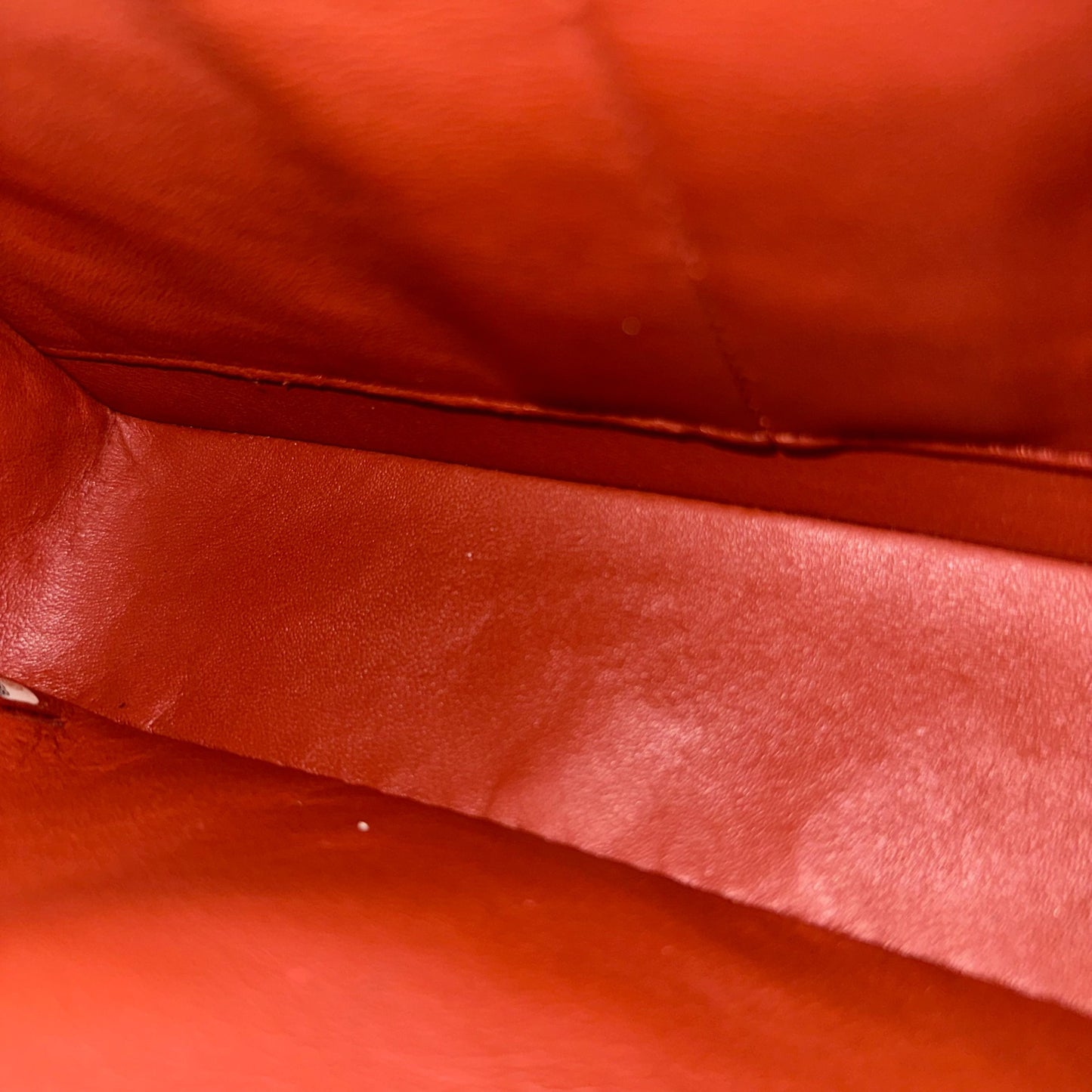 *Caviar* Caviar Medium 25CM Quilted Red SHW No 14