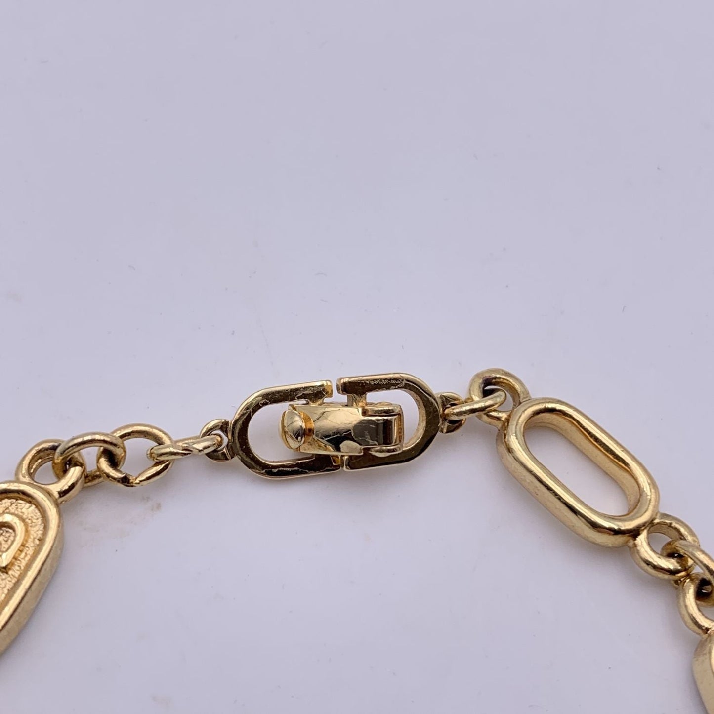 CHRISTIAN DIOR Vintage Gold Metal Oval Chain Link Bracelet