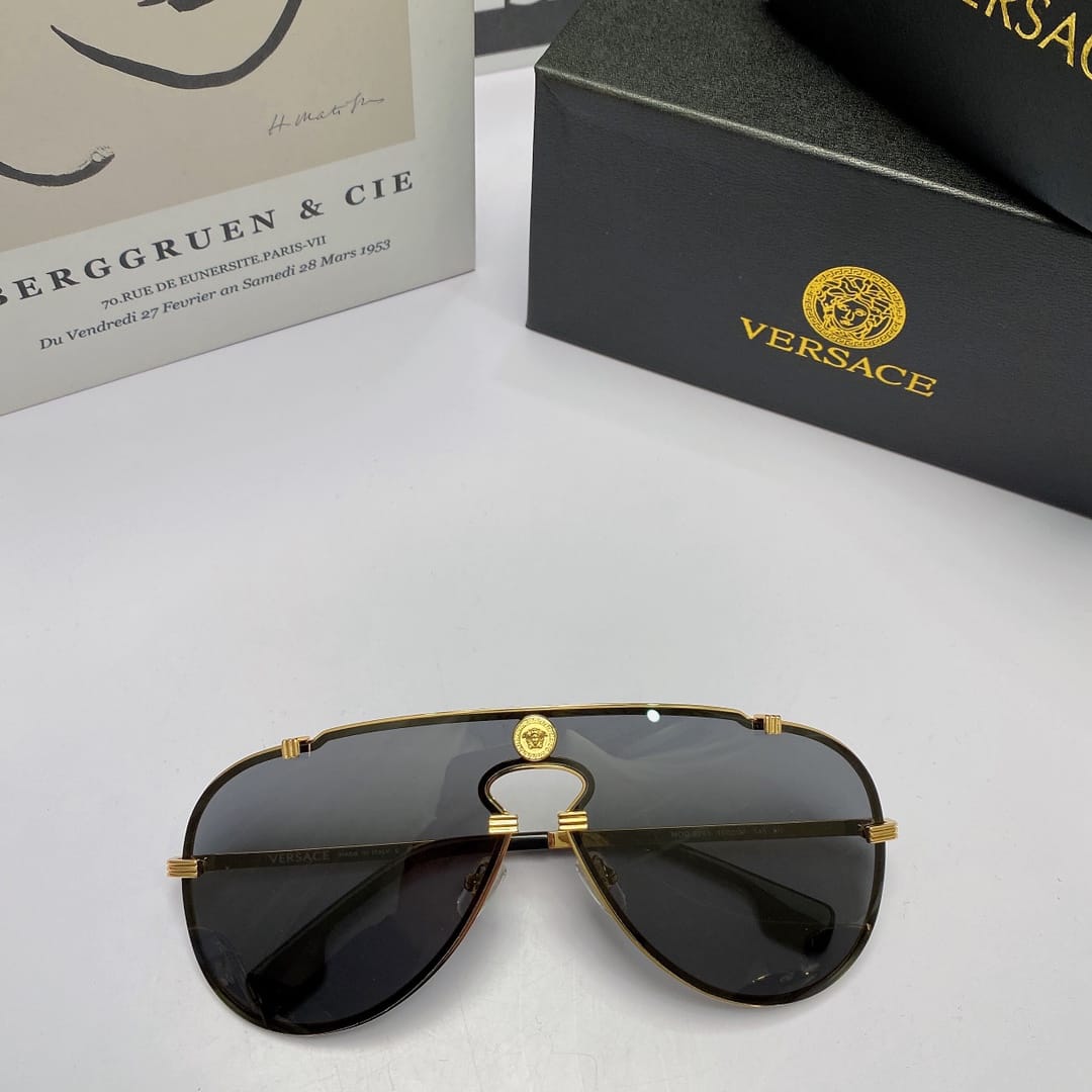 Versace Sunglasses Ve2243