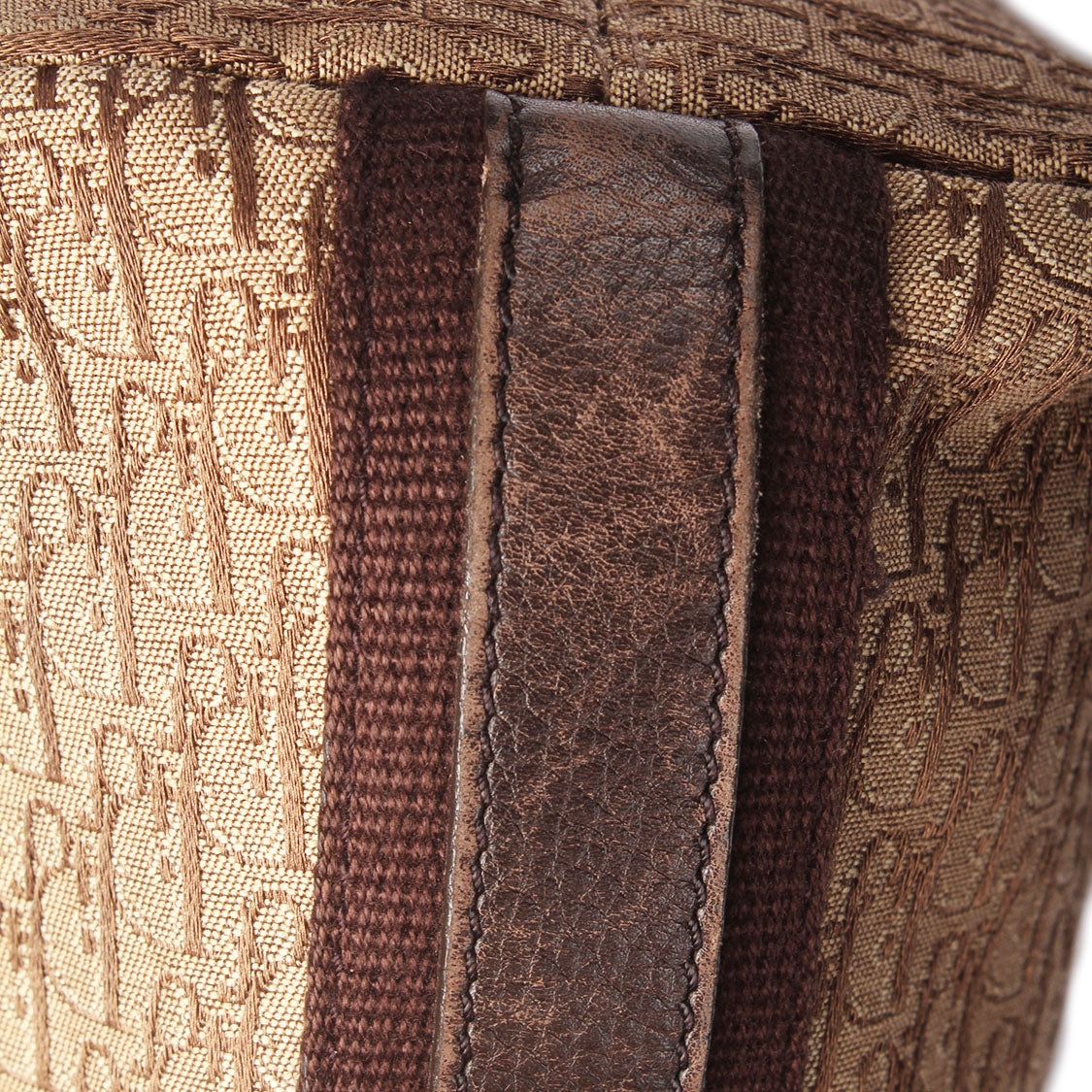 Street Chic Trotter Shoulder Bag