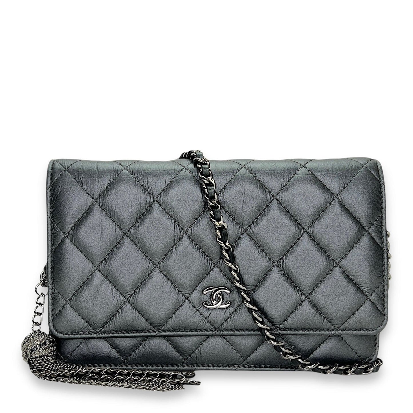 Chanel  Classic Wallet on chain in Calfskin, Gunmetal Hardware S2407315VZ