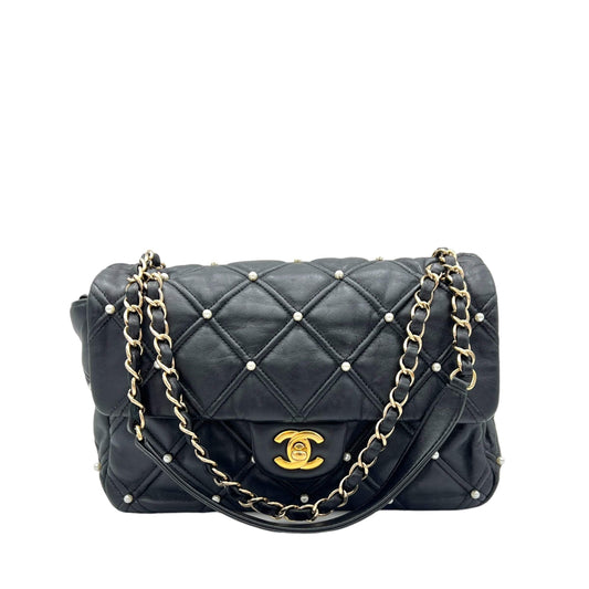 Chanel Pearl studded flap Crossbody Bag Medium Black in Calfskin , Gold Hardware C2408-000461VZ