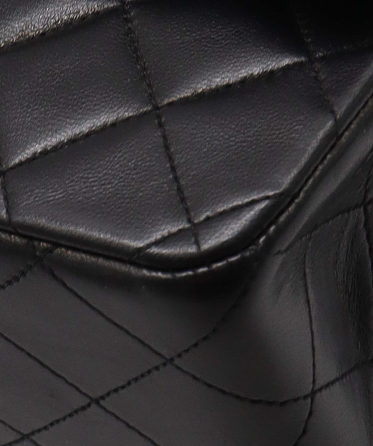 CHANEL VINTAGE CLASSIC FLAP MEDIUM CHAIN SHOULDER BAG BLACK LAMB SKIN 90258890 DXBS2878