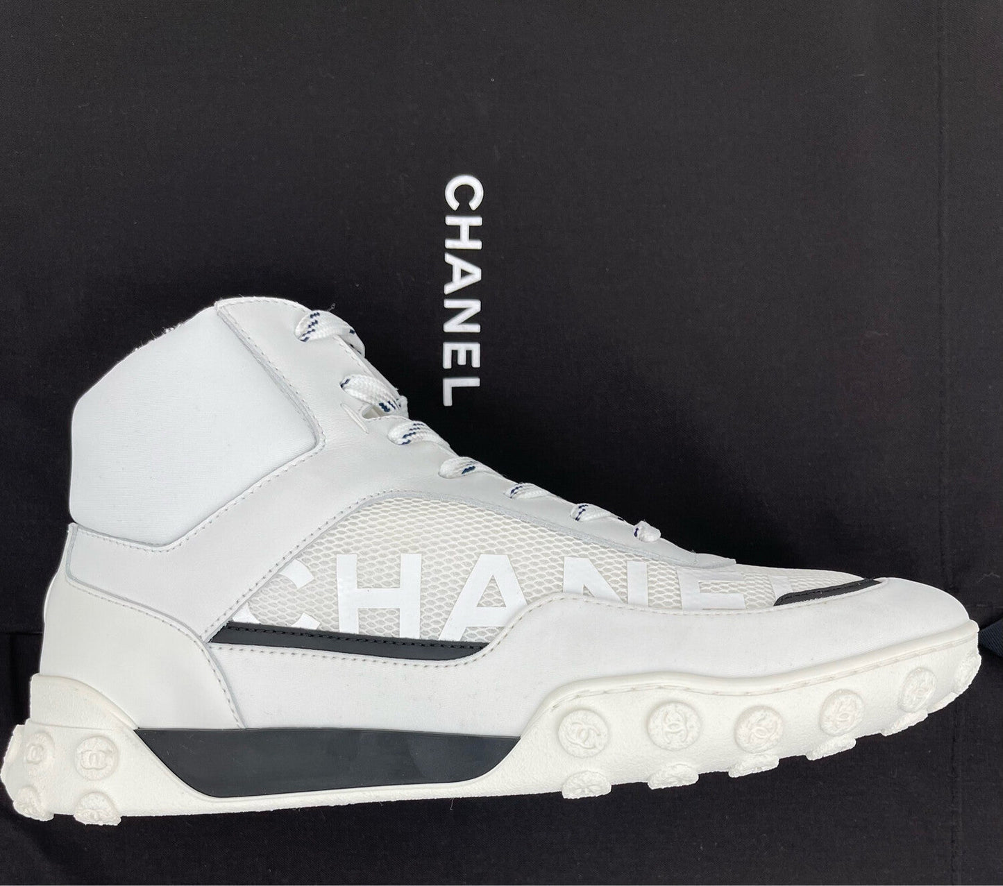 Chanel - Baskets T.40