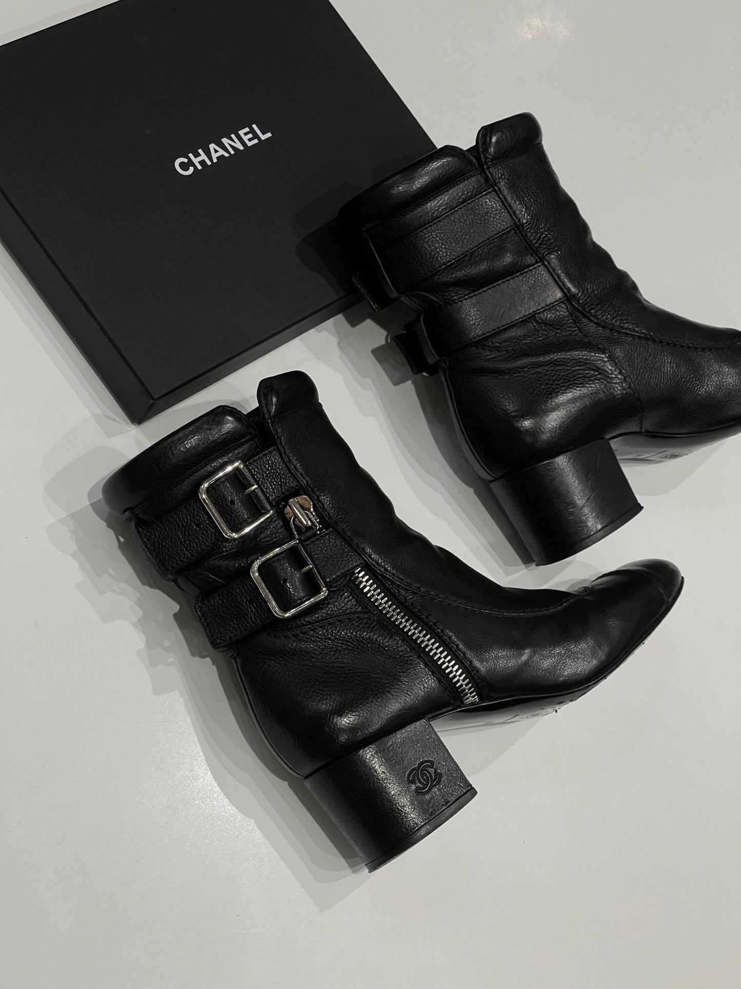 Chanel - Bottines noires T39
