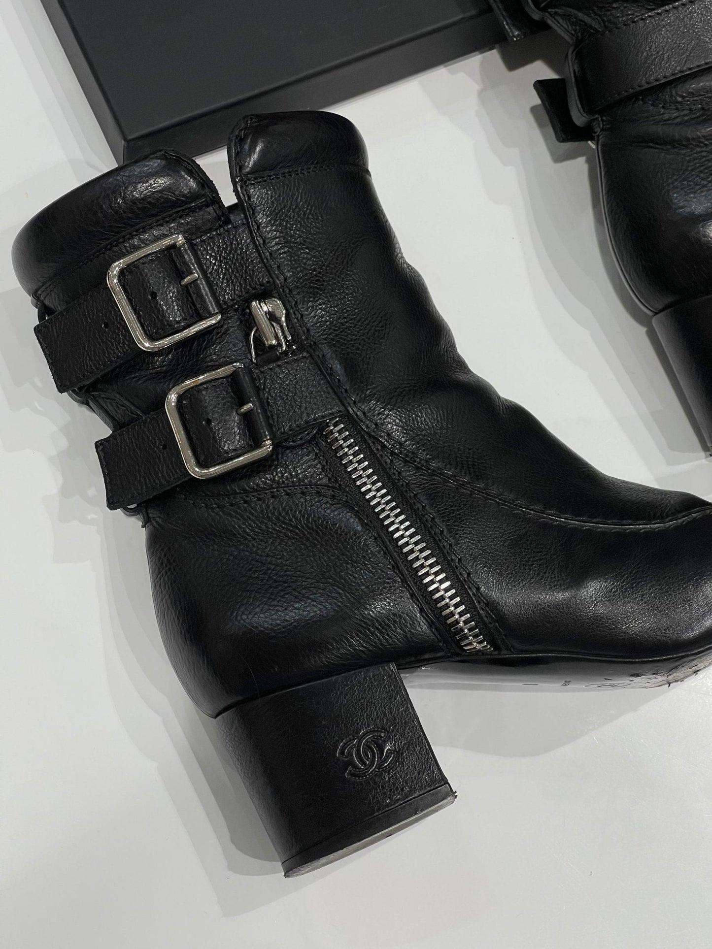 Chanel - Bottines noires T39