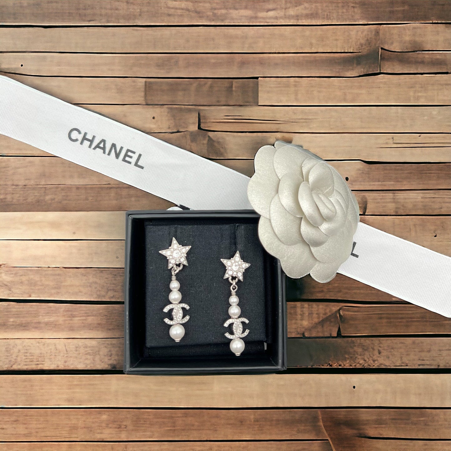 Chanel - Boucles d'oreilles CC Star Pendantes