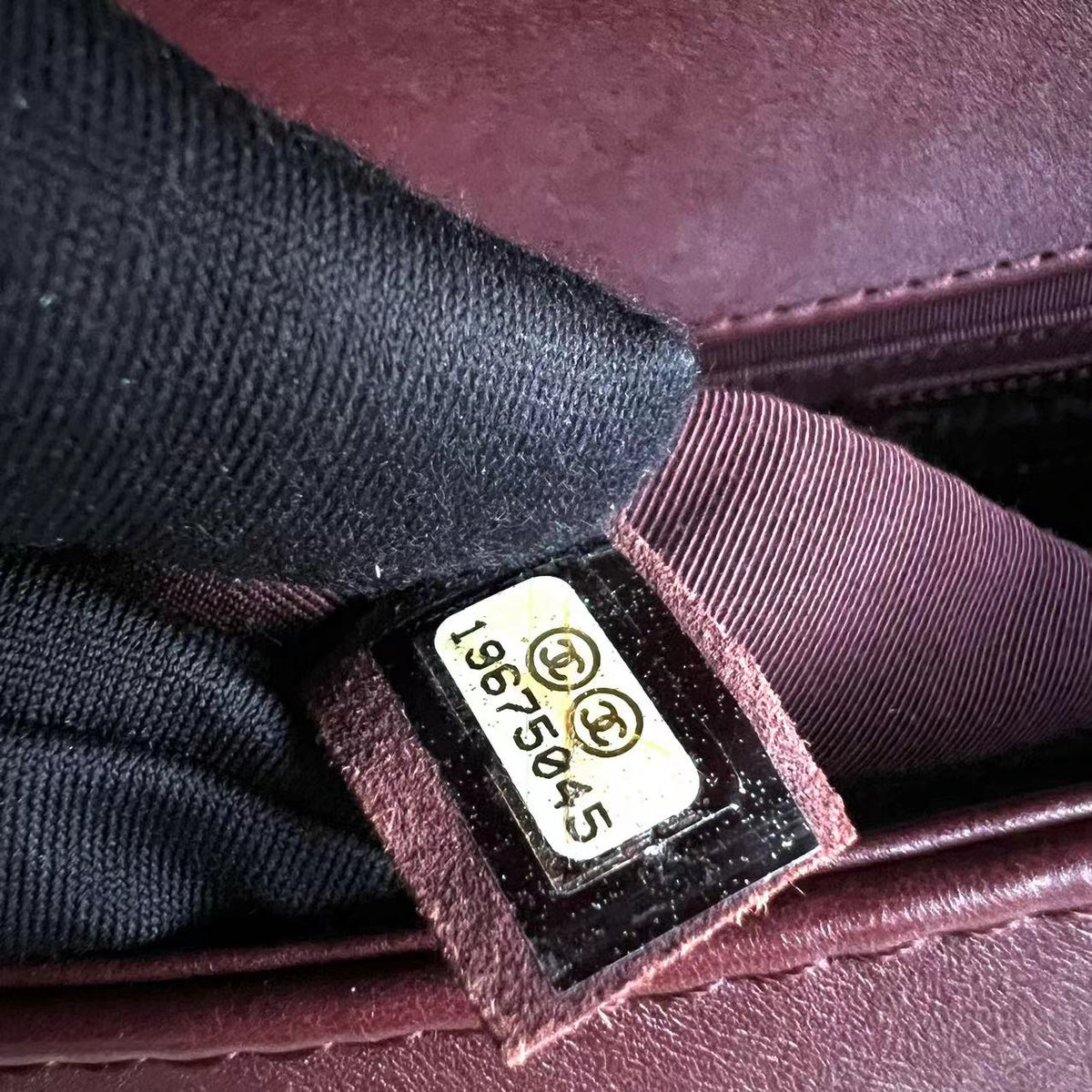 Boy Limited Edition Old Medium Quilted Grained Calfskin With Metal Edegs Burgundy Leboy RSHW No 19