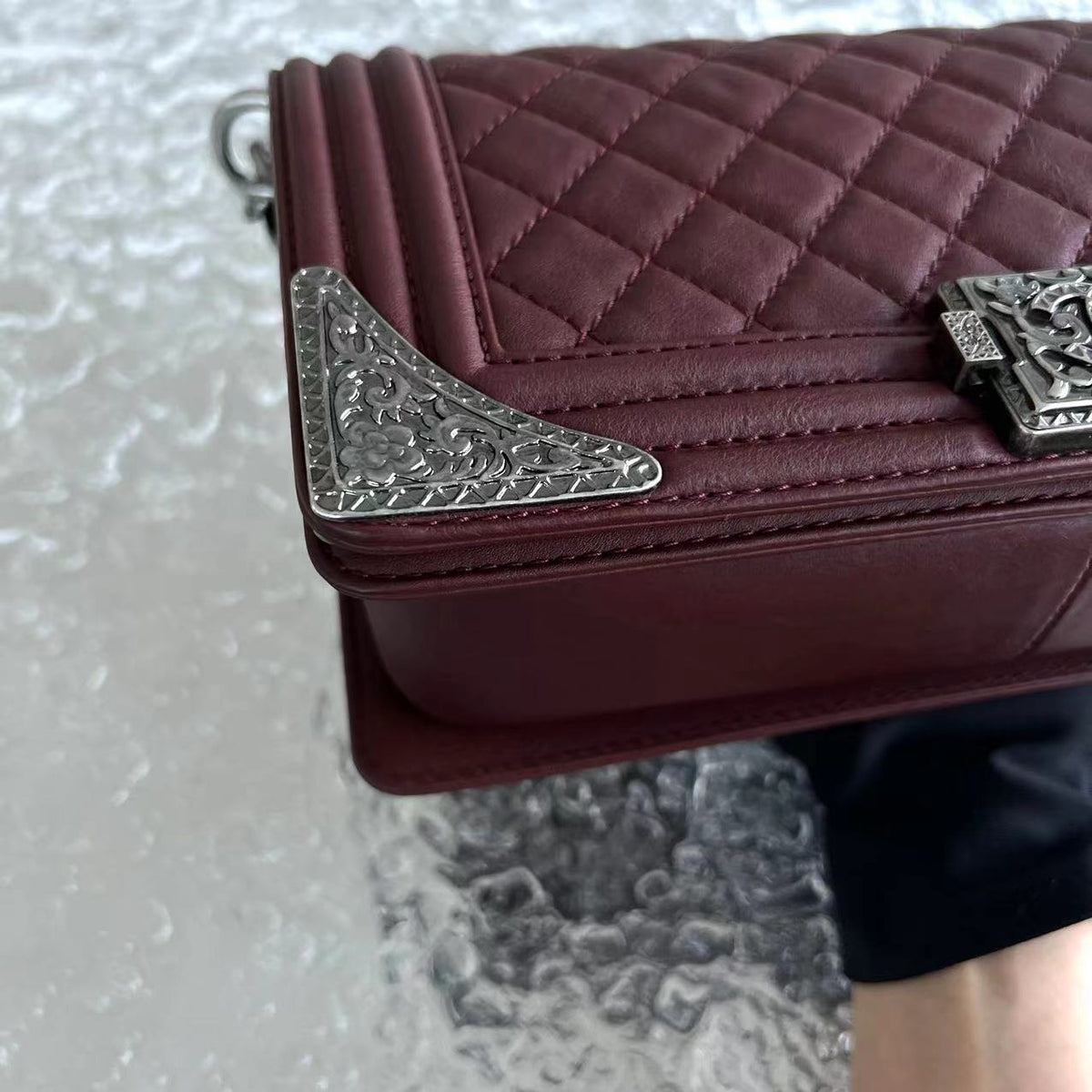 Boy Limited Edition Old Medium Quilted Grained Calfskin With Metal Edegs Burgundy Leboy RSHW No 19