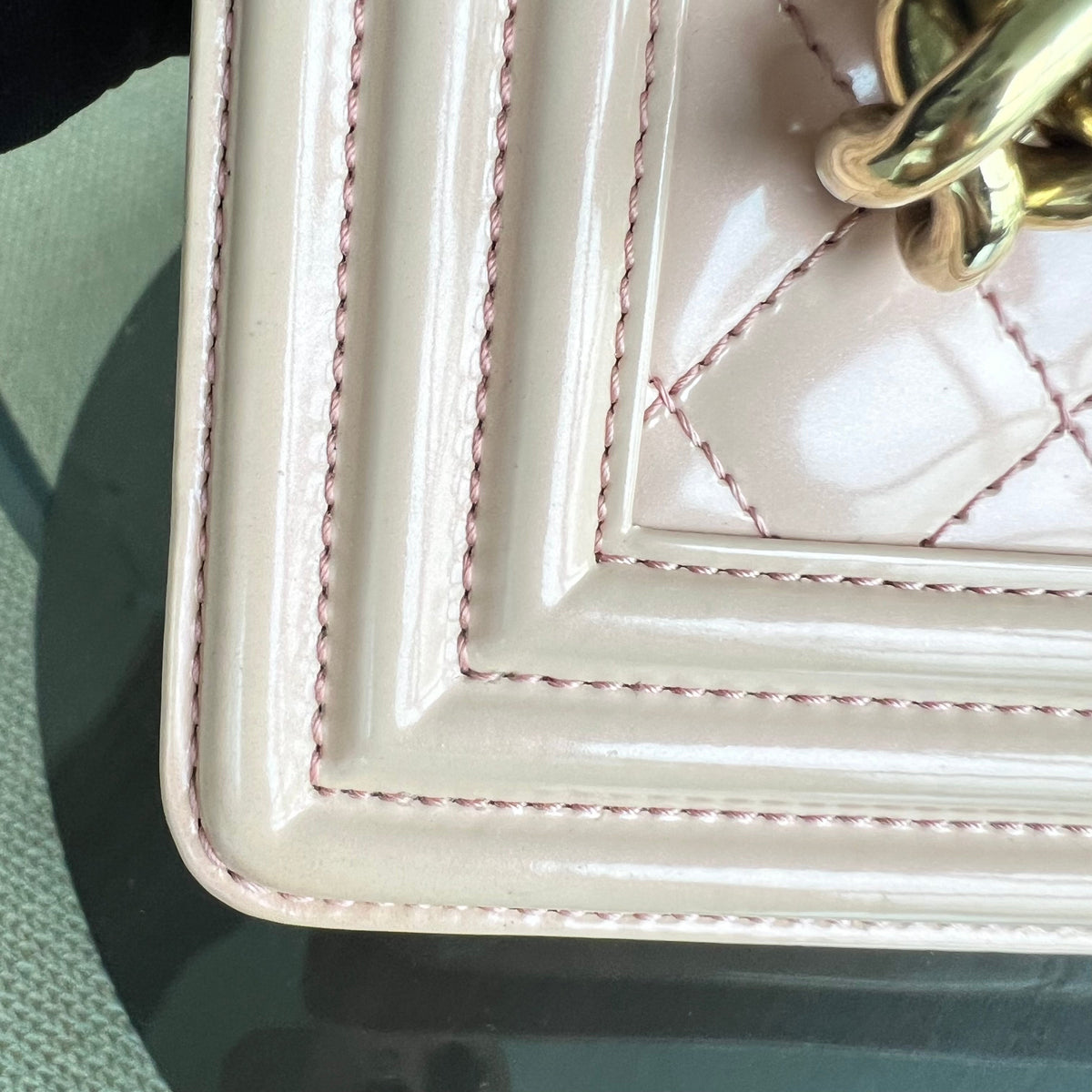 Boy Old Medium 25CM Quilted Smooth Glazed Calfskin Sakura Pink Leboy Golden Hardware Series 22