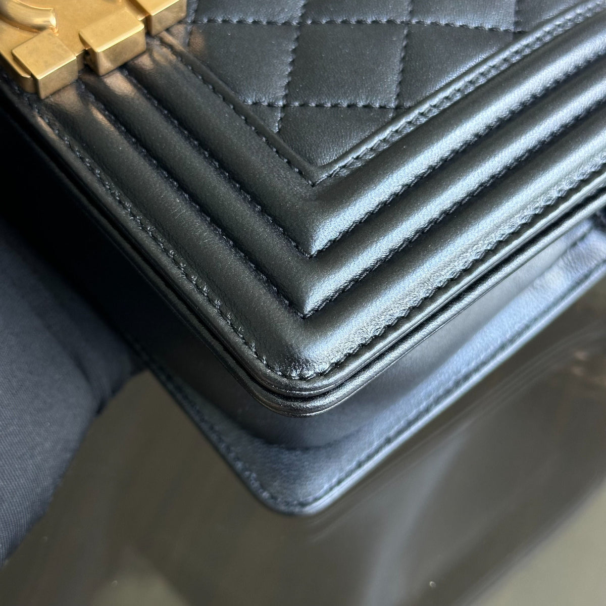Boy Small 20CM Quilted Lambskin Leboy Iridescent Black GHW No 19