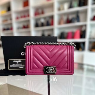 Boy Small Calfskin Chevron Pink SHW No 26