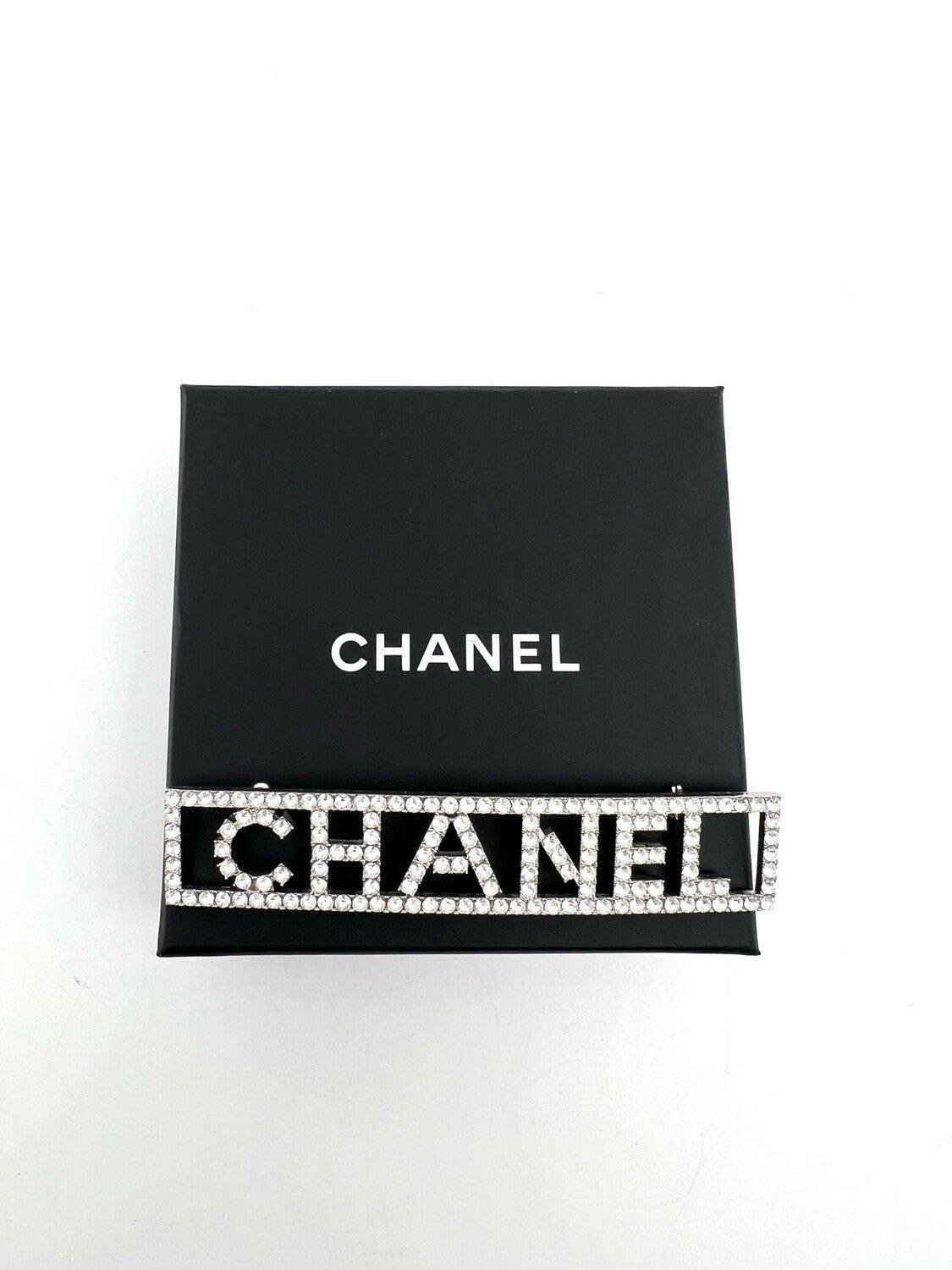 Chanel - Broche avec cristaux