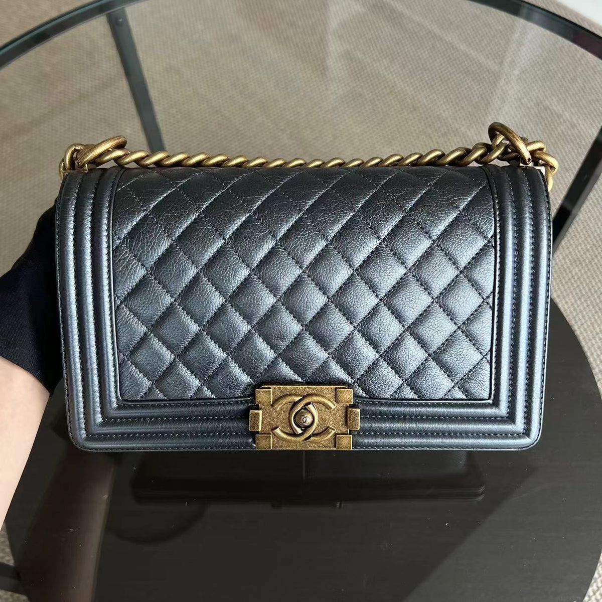 Calfskin Old Medium 25CM Quilted Calfskin Iridescent Blue RGHW No 20