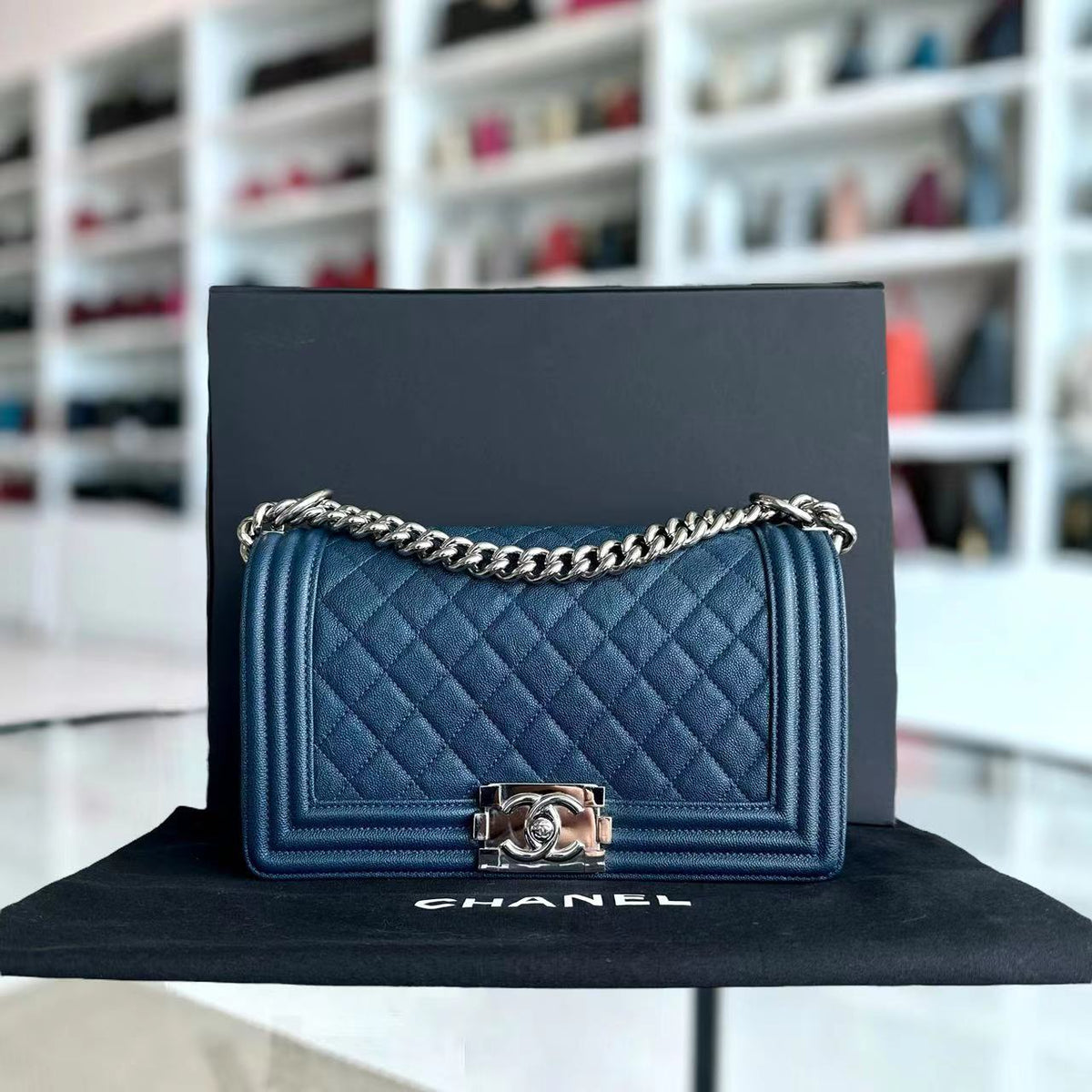 Caviar Boy Old Medium 25CM Quilted Grained Calfskin Blue Leboy Silver Hardware Series 28