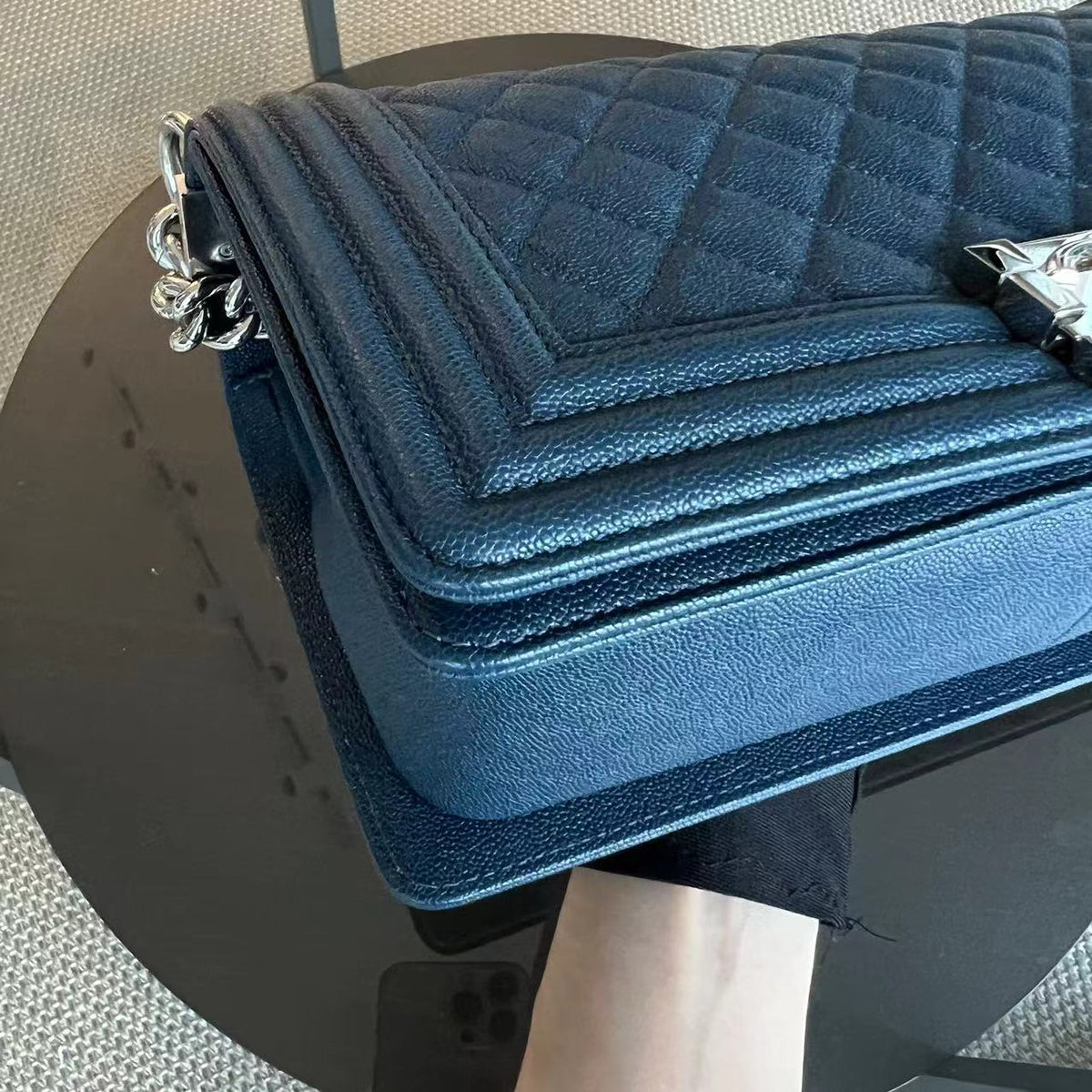 Caviar Boy Old Medium 25CM Quilted Grained Calfskin Blue Leboy Silver Hardware Series 28