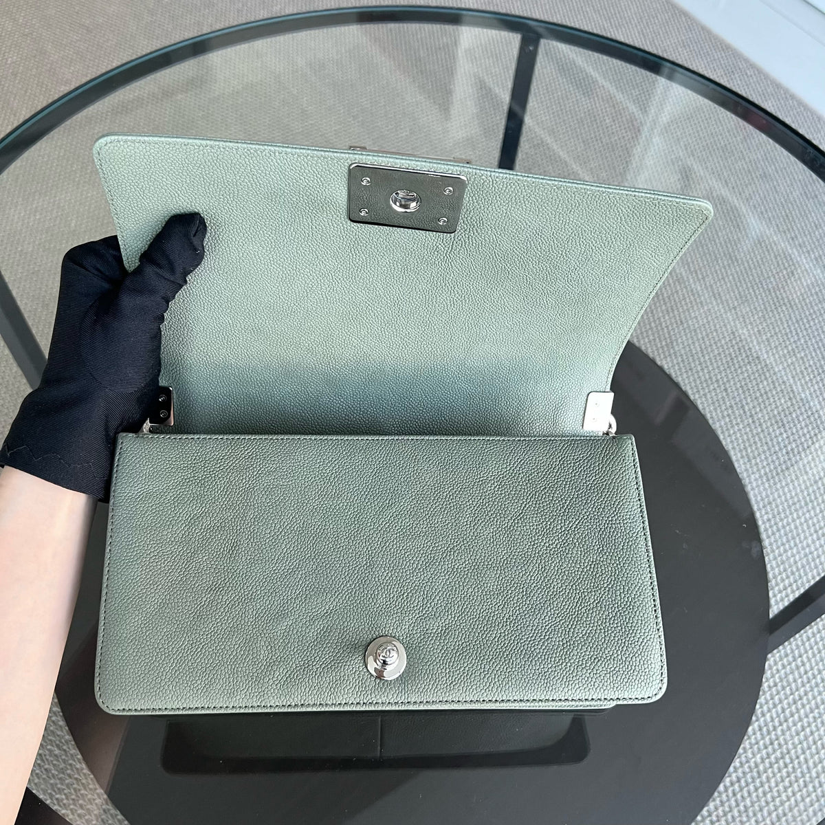 Caviar Boy Old Medium 25CM Quilted Grained Calfskin Light Green Leboy Silver Hardware Series 25