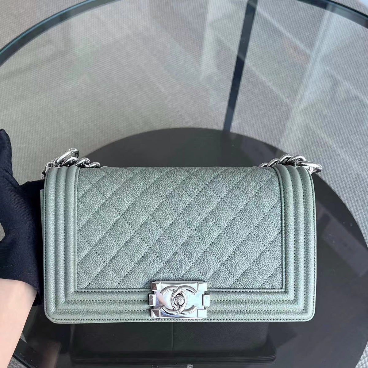 Caviar Boy Old Medium 25CM Quilted Grained Calfskin Light Green Leboy Silver Hardware Series 25
