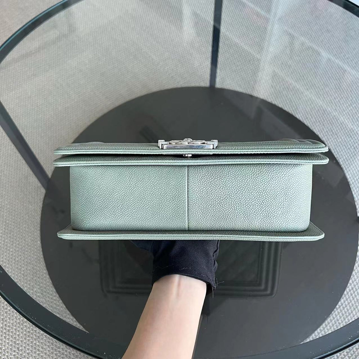 Caviar Boy Old Medium 25CM Quilted Grained Calfskin Light Green Leboy Silver Hardware Series 25