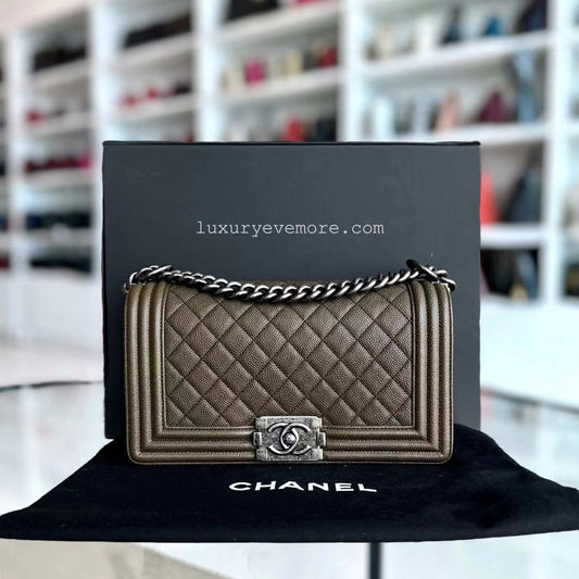Caviar Boy Old Medium 25CM Quilted Grained Calfskin Olive Green Ruthenium Silver Hardware Series 23