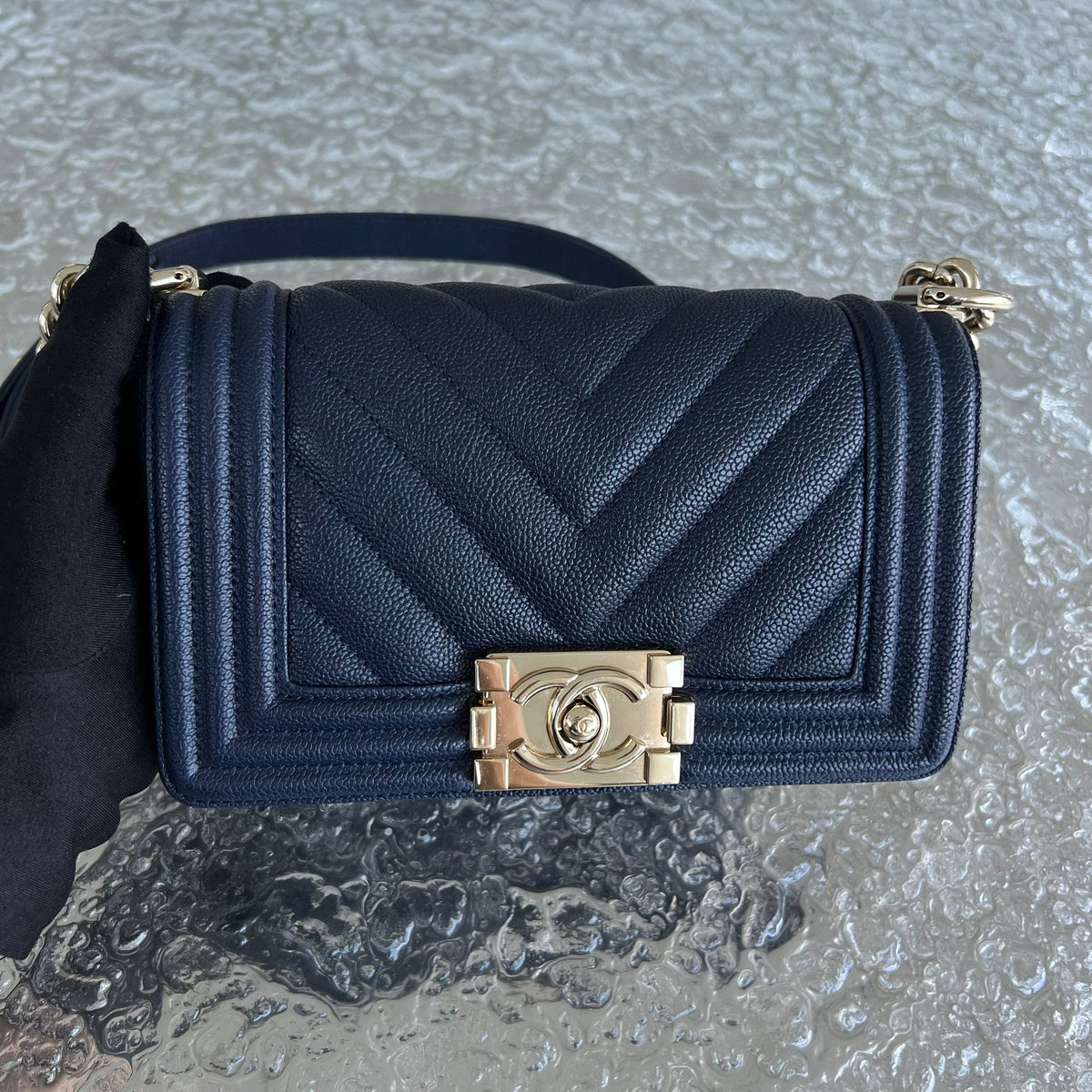 Caviar Boy Small 20CM Chevron Grained Calfskin Dark Blue No 24